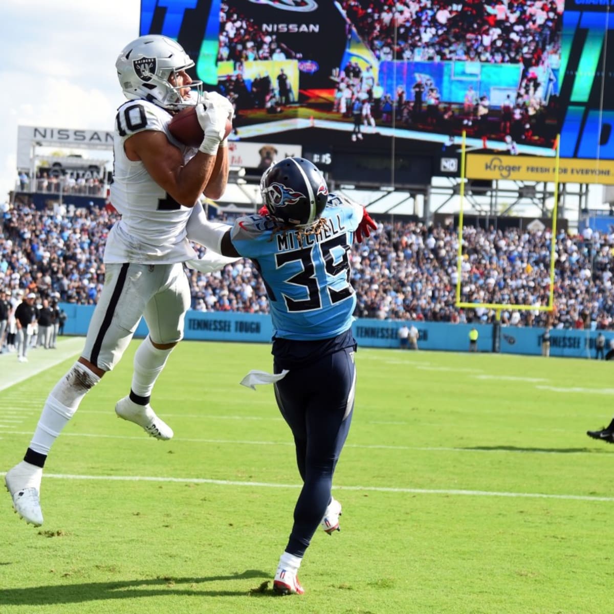 Raiders: Mack Hollins the latest receiver revitalized by Derek Carr