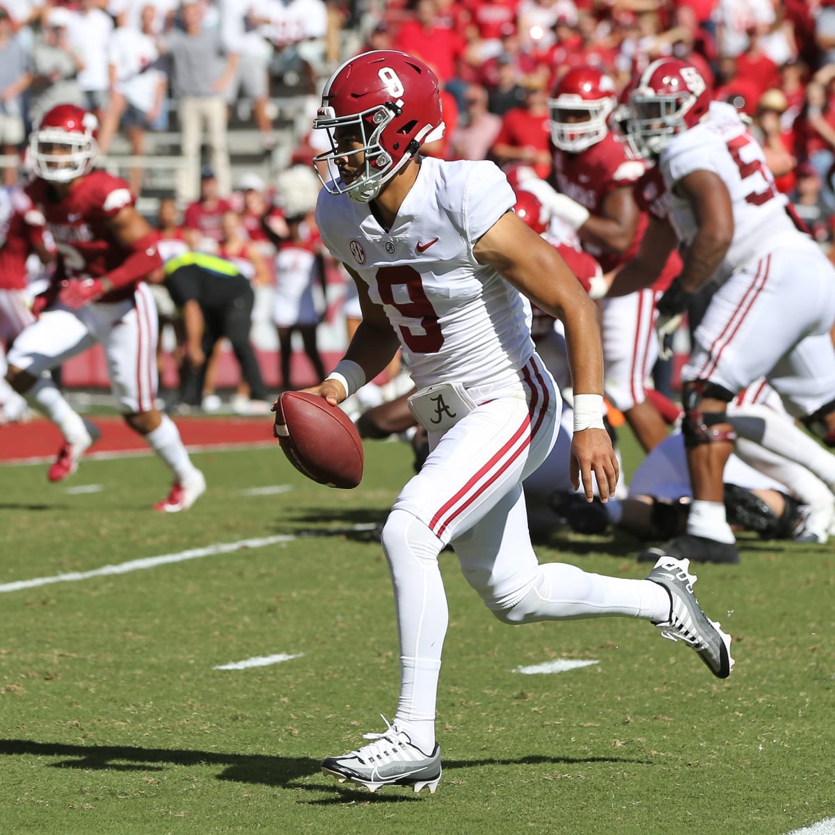 Alabama QB Bryce Young leaves Tide's 49-26 win over Arkansas with