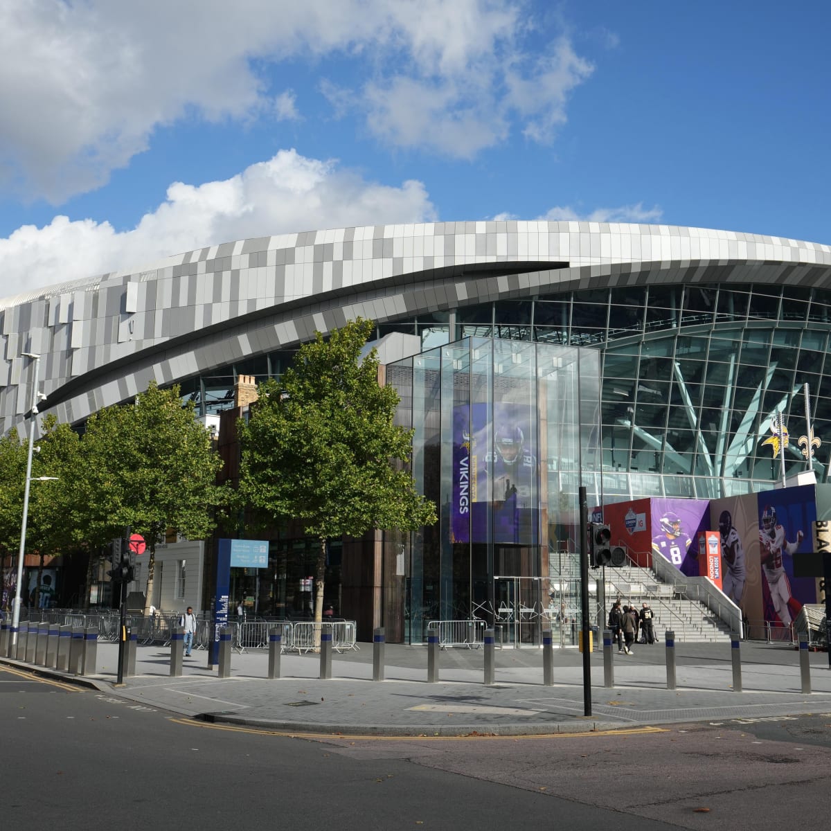 Best photos from Vikings vs Saints at Tottenham Stadium in London