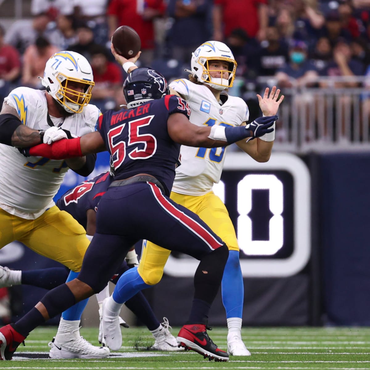 Texans' Fourth Quaretr Coimeback Falls Short Versus Chargers, 34-24