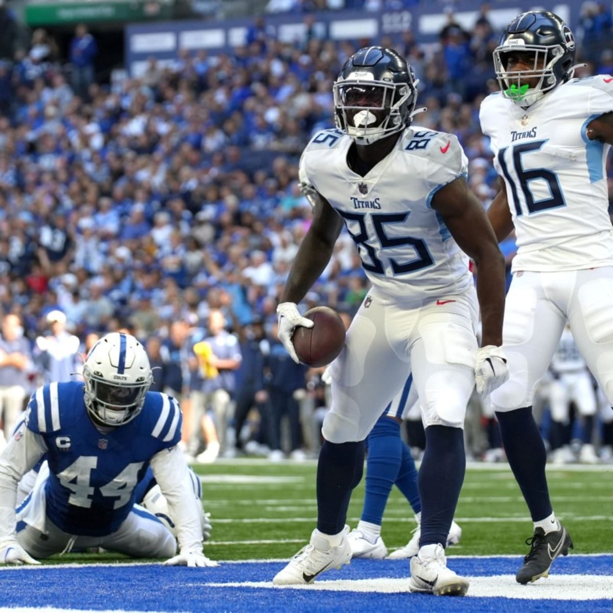 Tennessee Titans tight end Chigoziem Okonkwo (85) in action during the  first half of an NFL preseason football game against the Minnesota Vikings,  Saturday, Aug. 19, 2023 in Minneapolis. Tennessee won 24-16. (