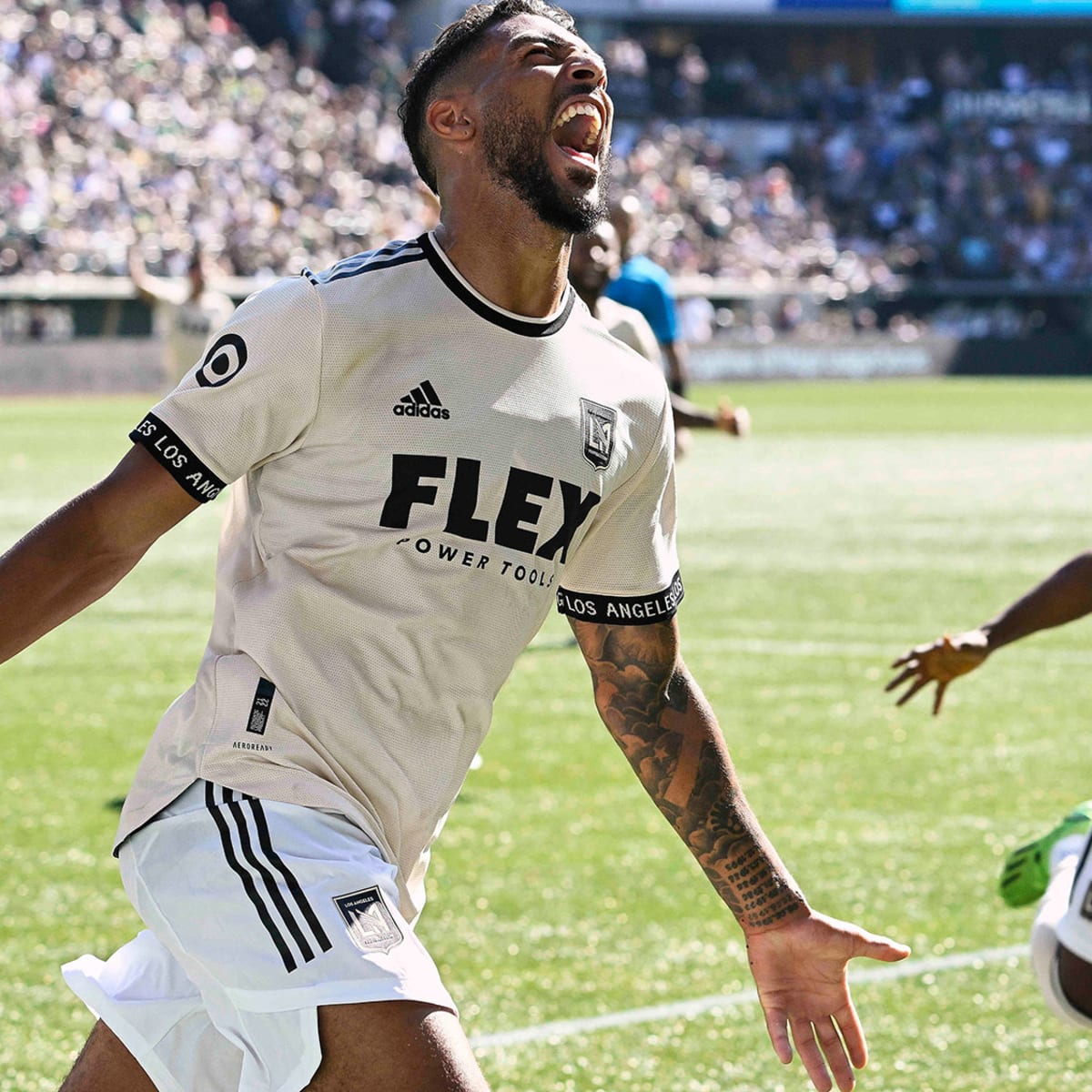 LAFC wins Supporters' Shield on stoppage-time goal vs Portland - Sports  Illustrated