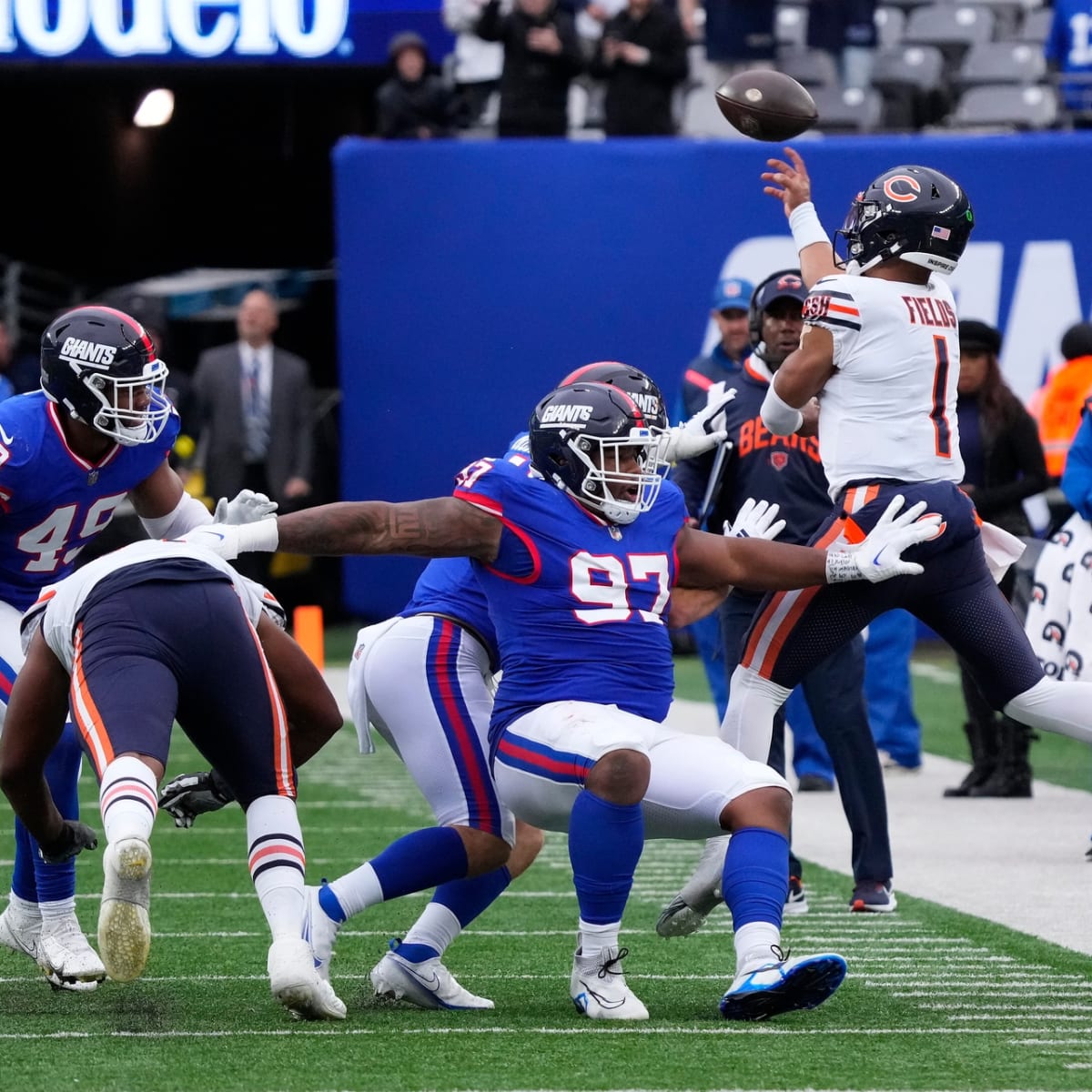 NY Giants win a wild one over Chicago Bears to go to 3-1