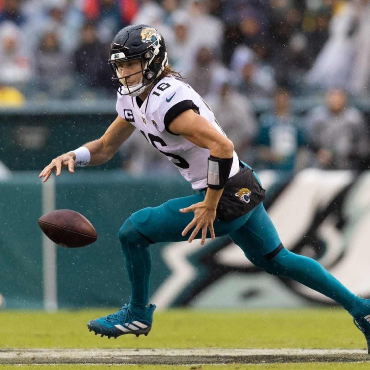 Reality check for Jaguars: Mistakes halt winning streak in loss to Eagles