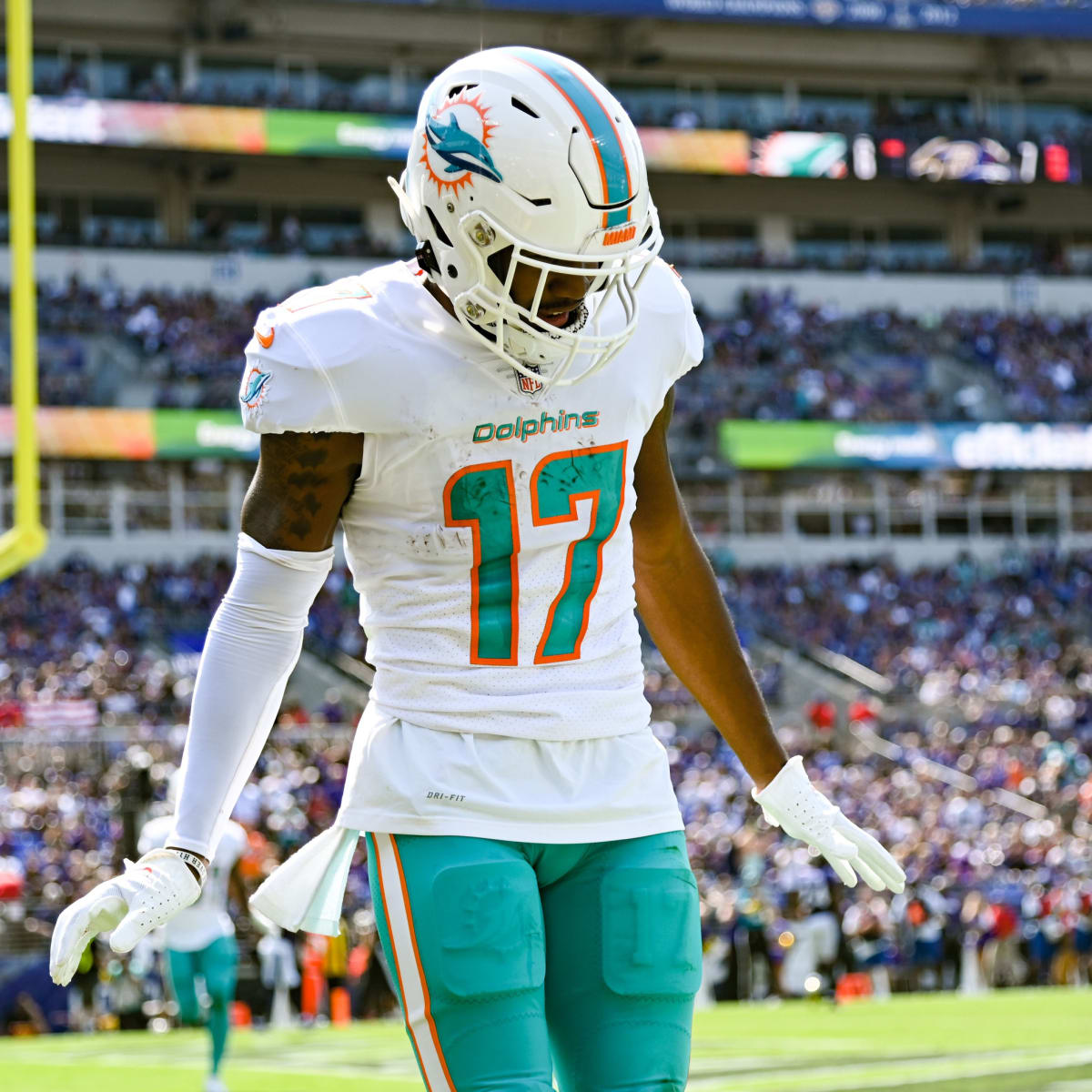 Miami Dolphins wide receivers Jaylen Waddle (17) and Tyreek Hill