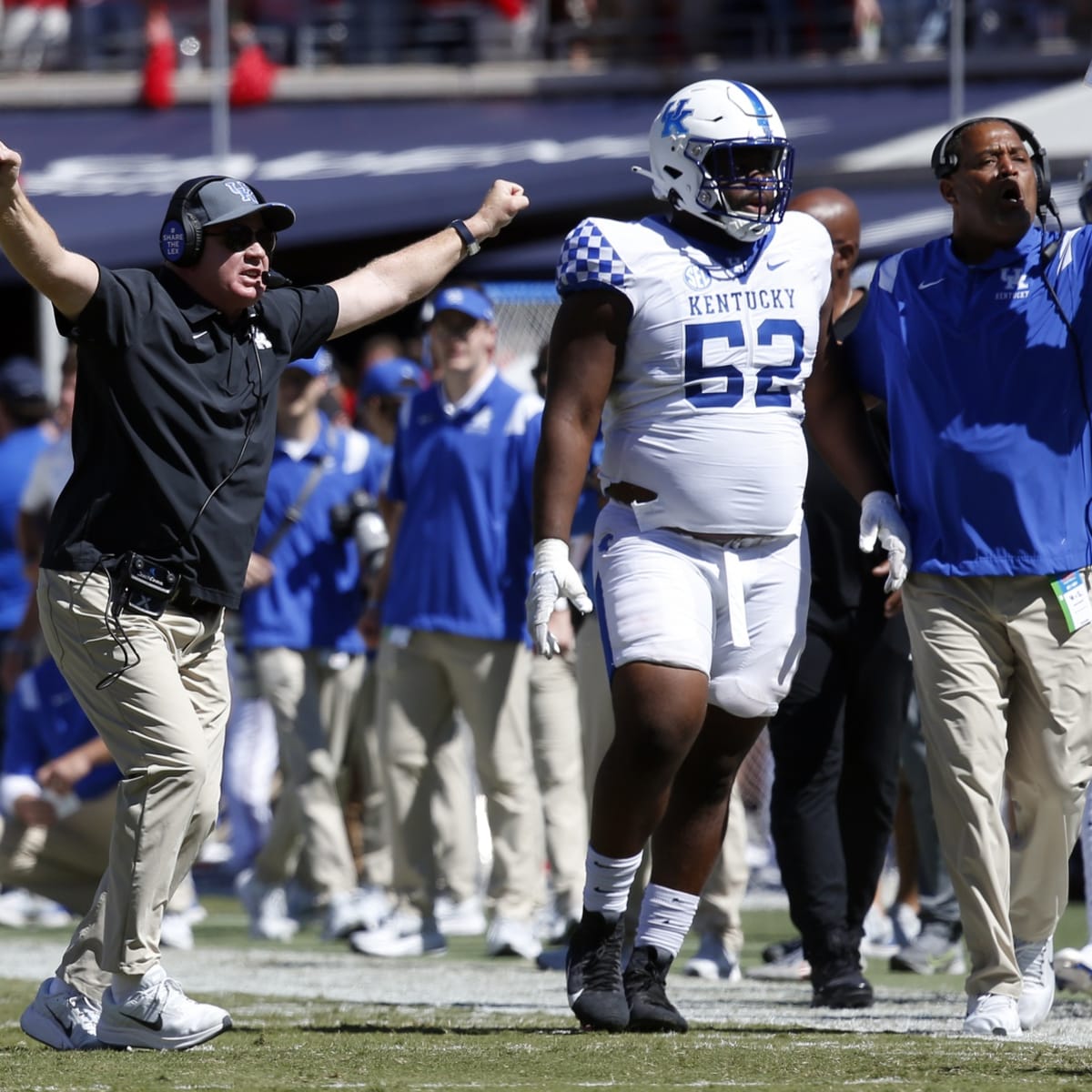 Mark Stoops Provides Massive Praise for Brock Bowers