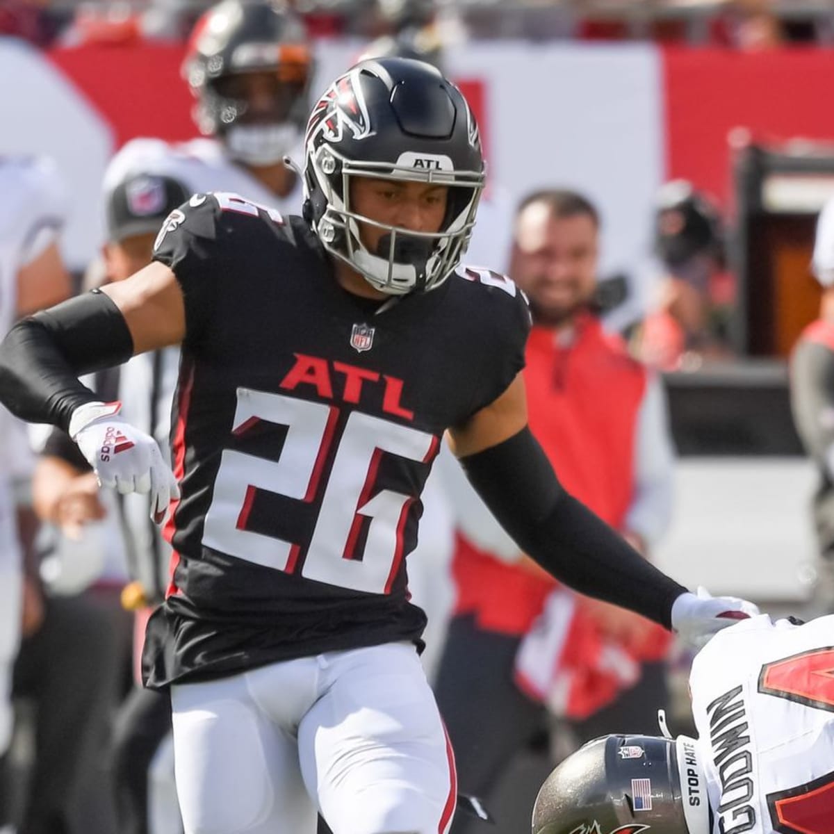 Isaiah Oliver Snags Critical One-Handed Interception