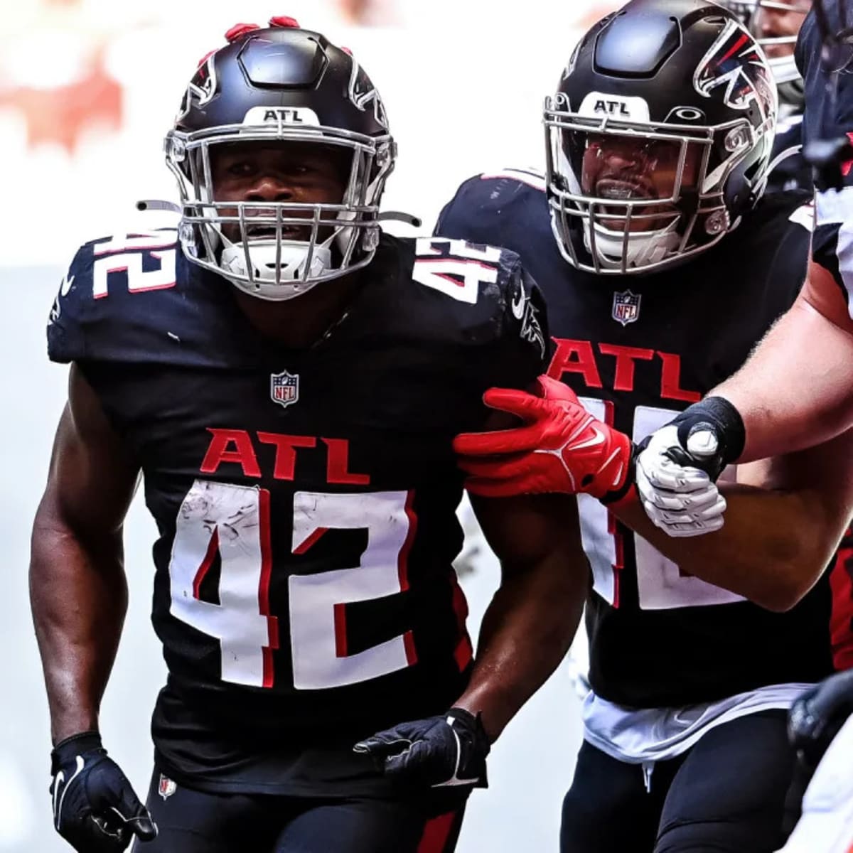 Inspiring' Atlanta Falcons RBs Tyler Allgeier, Caleb Huntley Poised for Big  Role - Sports Illustrated Atlanta Falcons News, Analysis and More