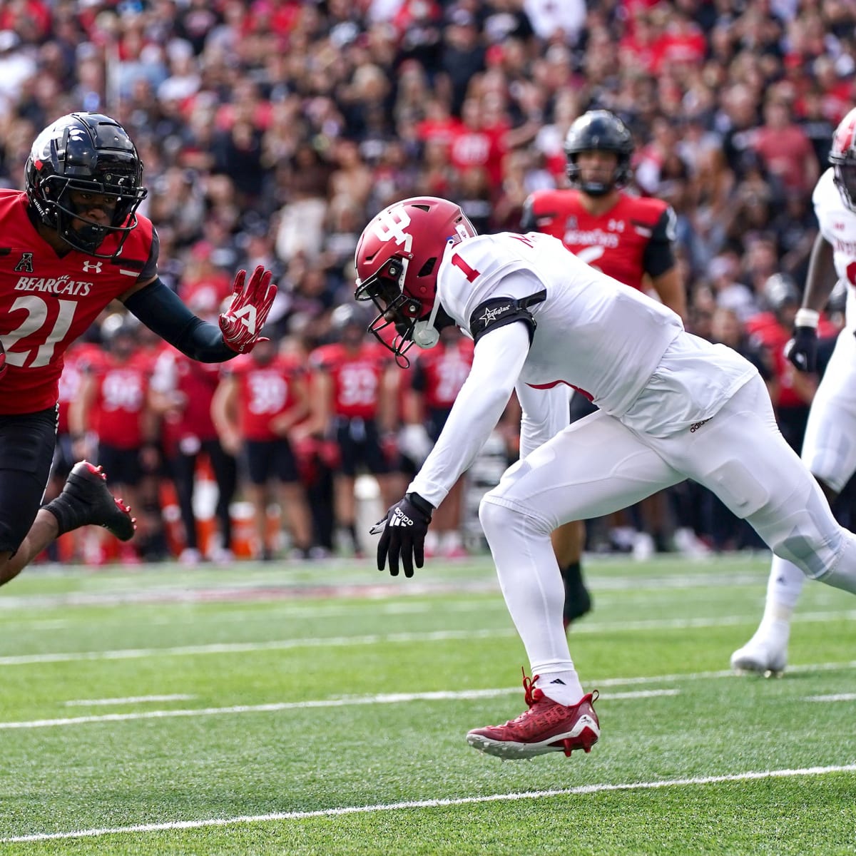 Cincinnati Football: Tyler Scott paces Bearcats past Navy to extend home  win streak