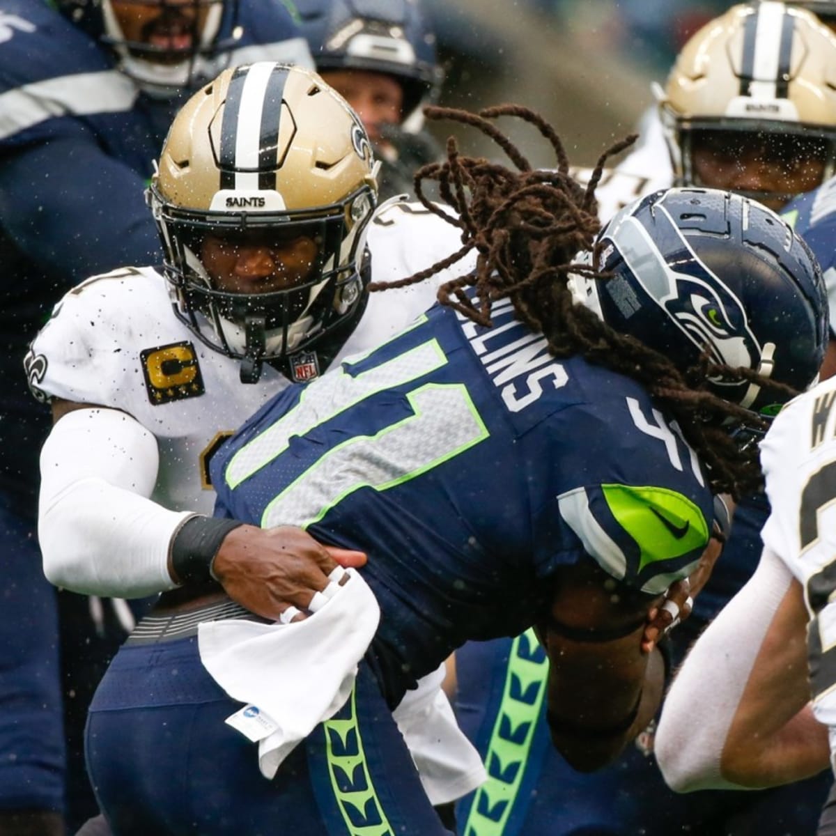 Seahawks RB Chris Carson Retiring From NFL Due to Injury, per Report -  Sports Illustrated