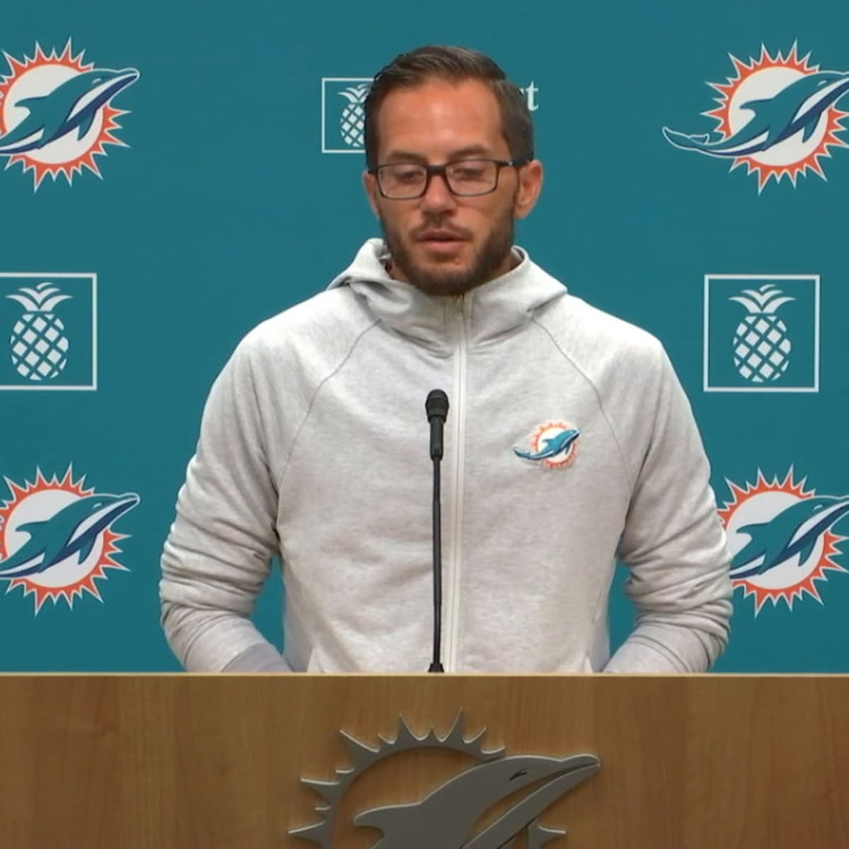 Neuroscientist Slams Miami Dolphins HC Mike McDaniel for His