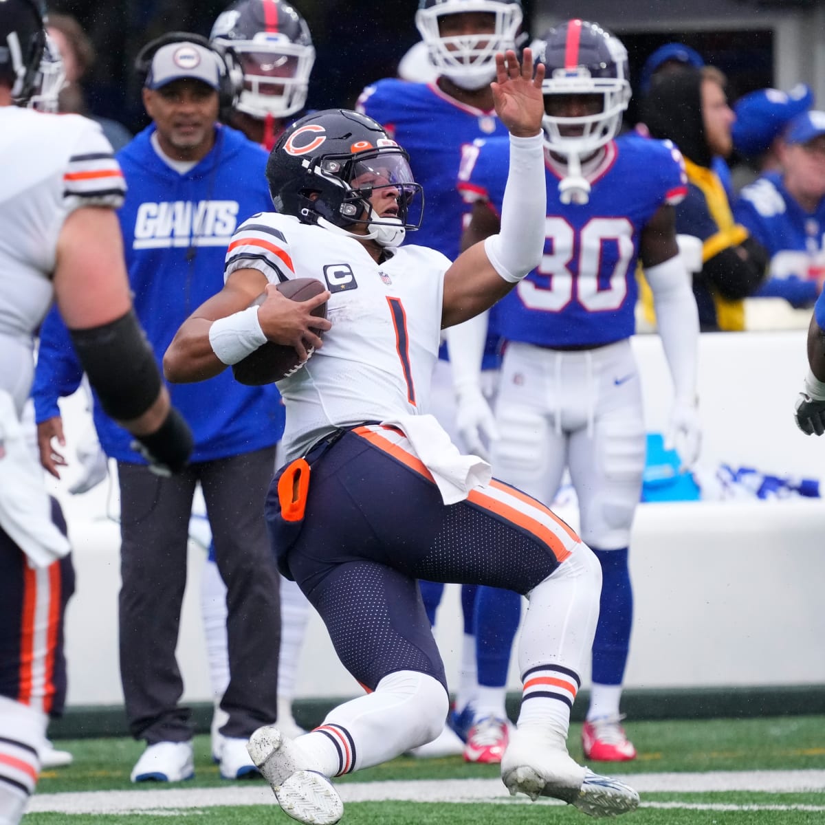 Justin Fields rallies Chicago Bears for stunning upset win - Sports  Illustrated Chicago Bears News, Analysis and More