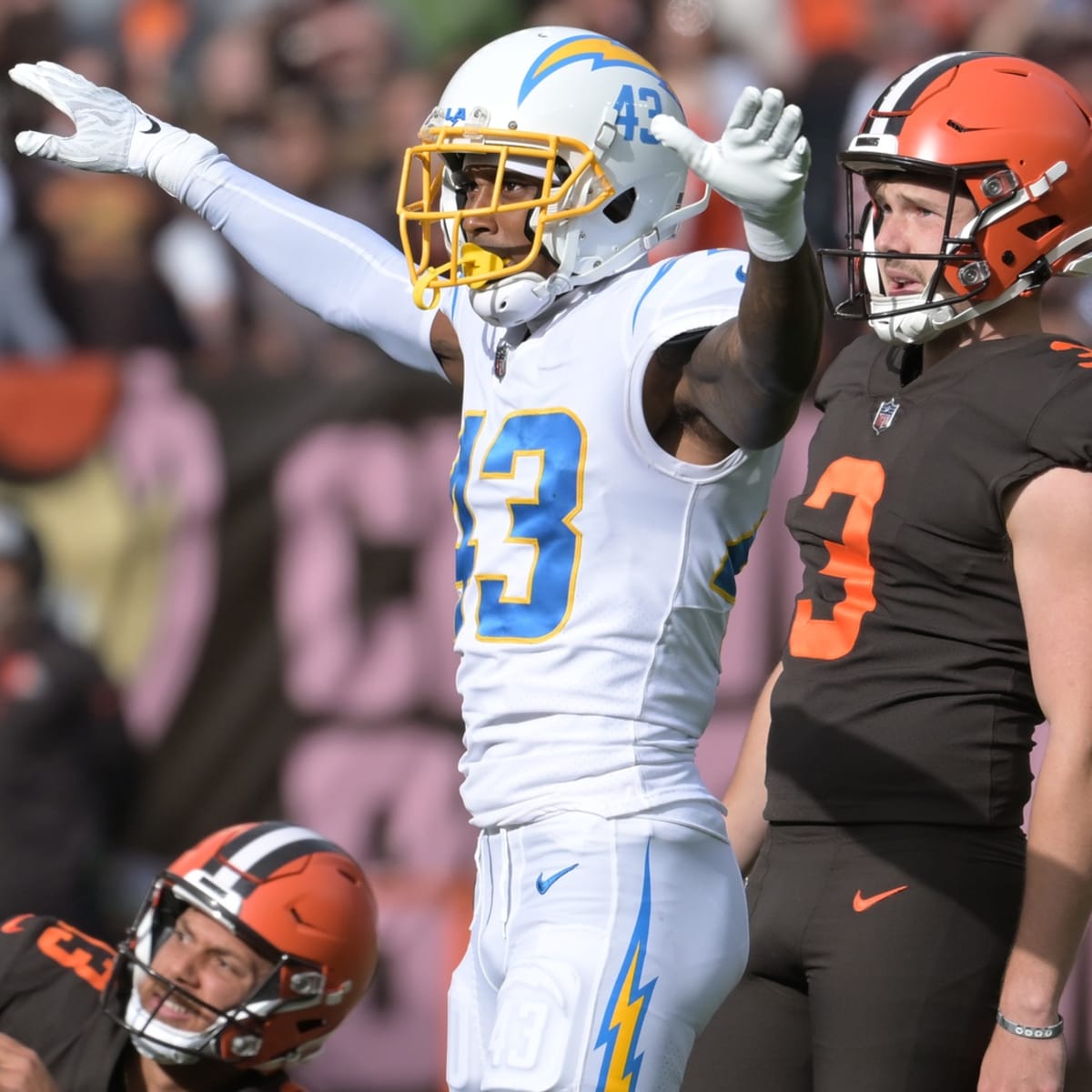 Browns fall to the Chargers, 30-28