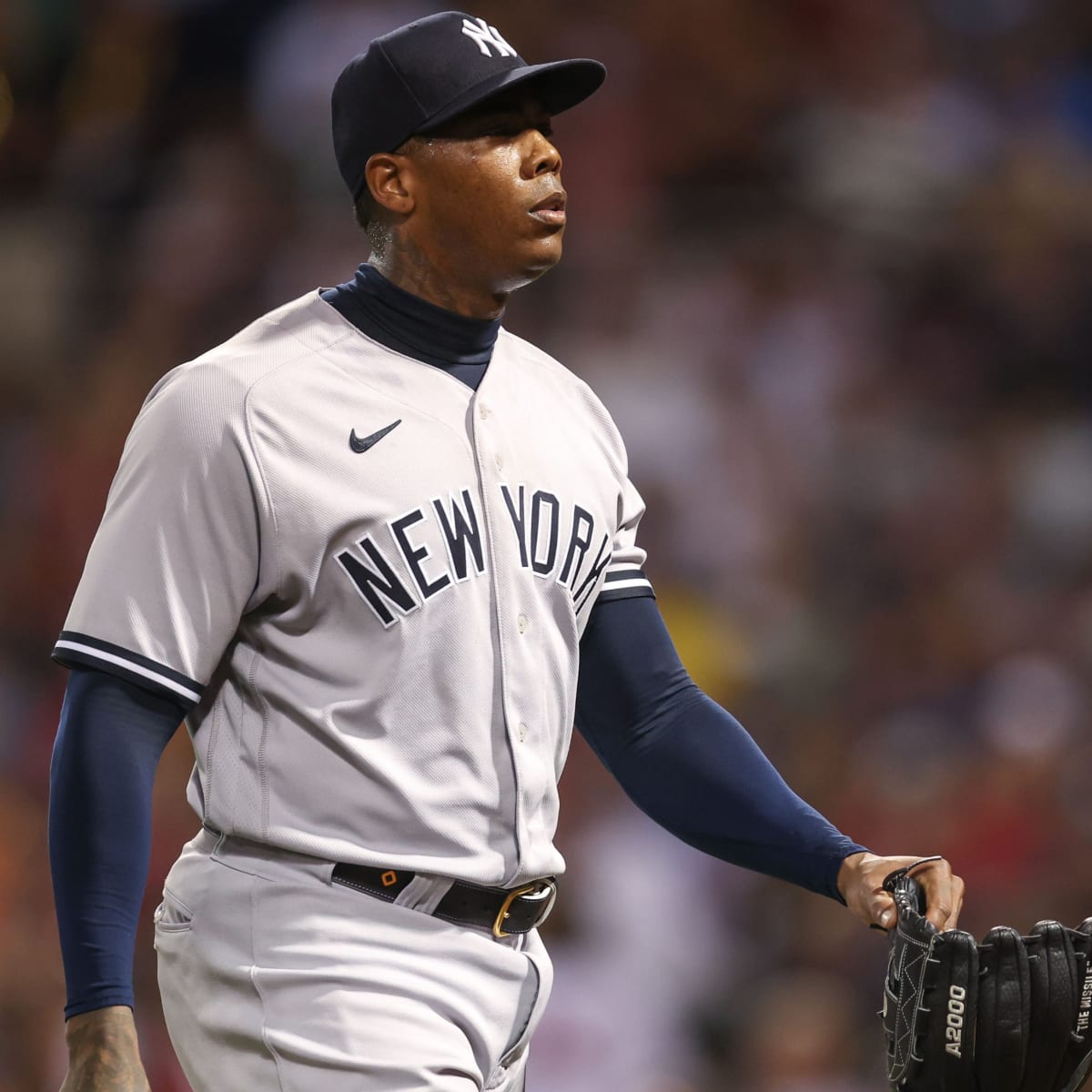 Aroldis Chapman Off Yankees' Division Series Roster After No-Show - The New  York Times