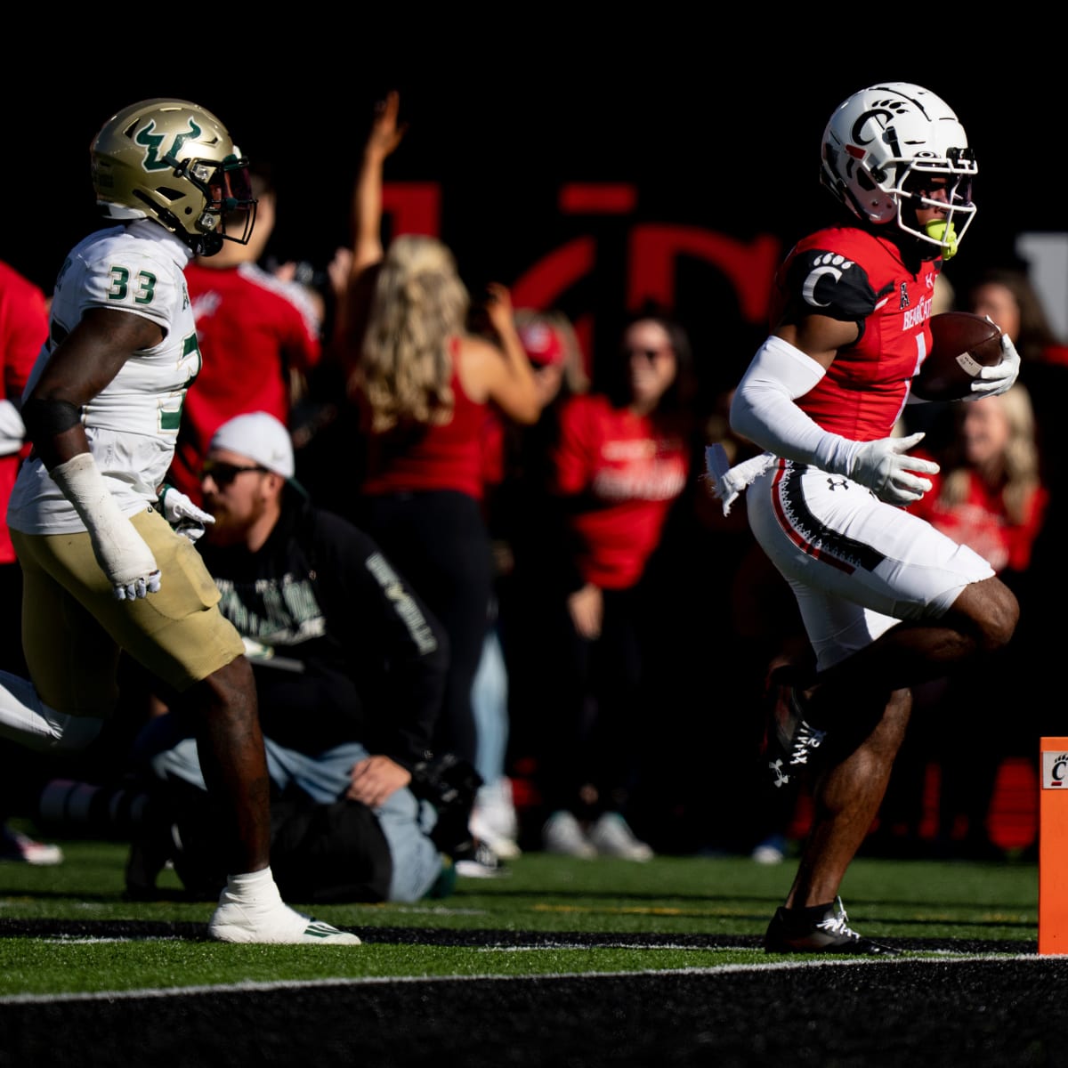 Watch: Tyler Scott Catches UC's Longest 2022 Touchdown Thus Far - All  Bearcats