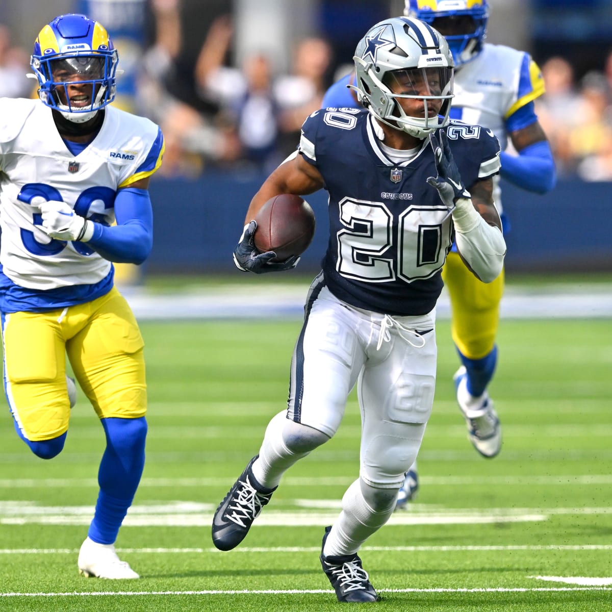 Ezekiel Elliott Says It's Disrespectful to Say Running Backs Don't Matter