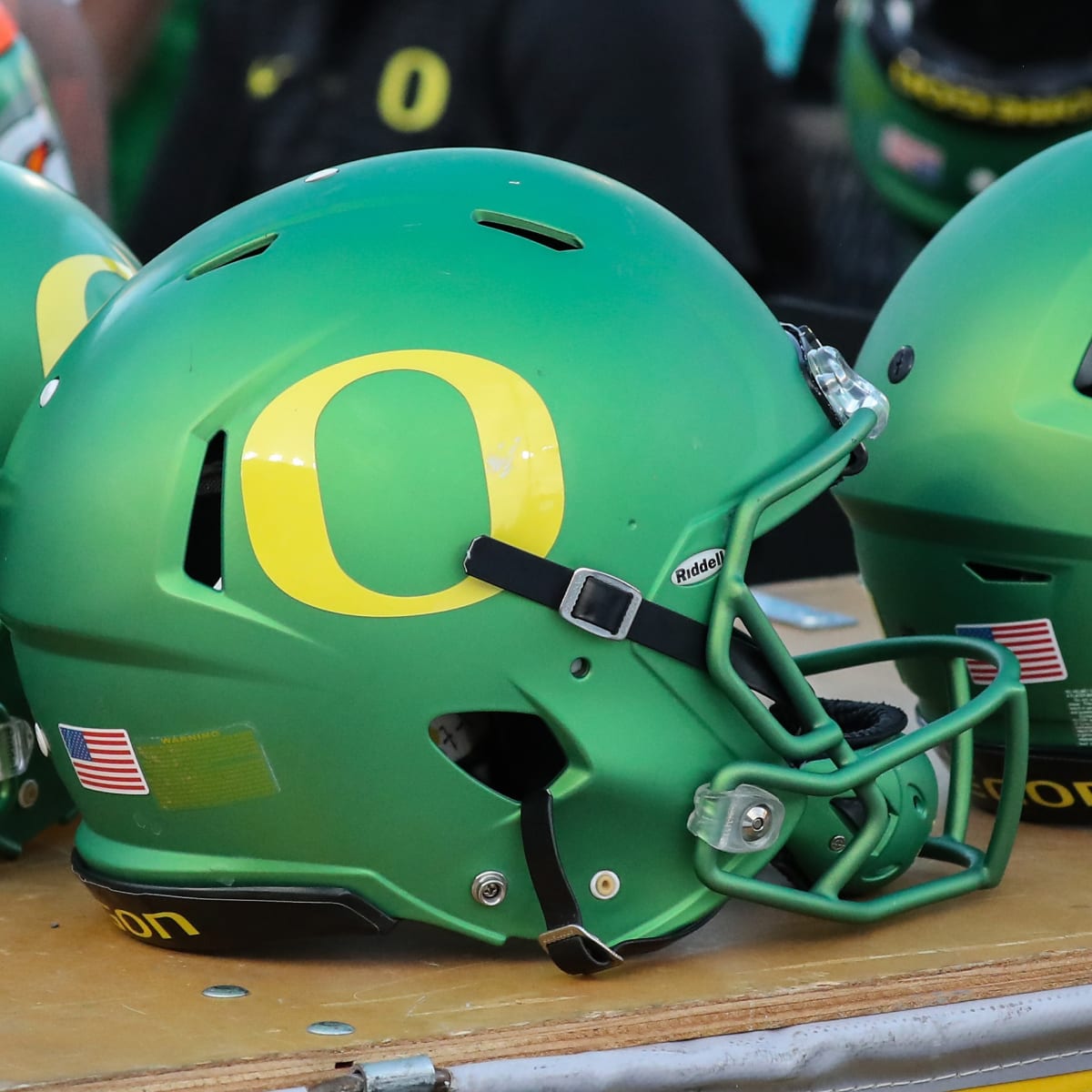Oregon gets new helmet design and Apple Green and Gold unis for spring game  - Footballscoop