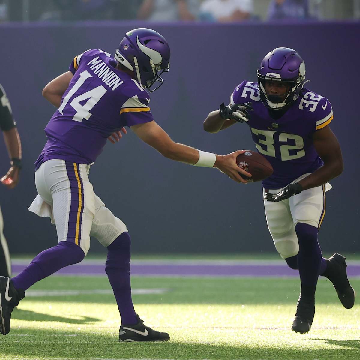 Minnesota Vikings cornerback Akayleb Evans (21) in action during the second  half of an NFL football game against the Chicago Bears, Sunday, Oct. 9,  2022 in Minneapolis. (AP Photo/Stacy Bengs Stock Photo - Alamy