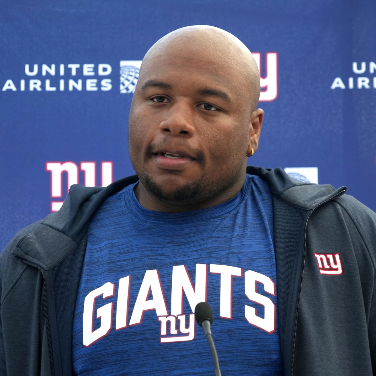 AP source: Giants, Lawrence agree on $90 million extension - The