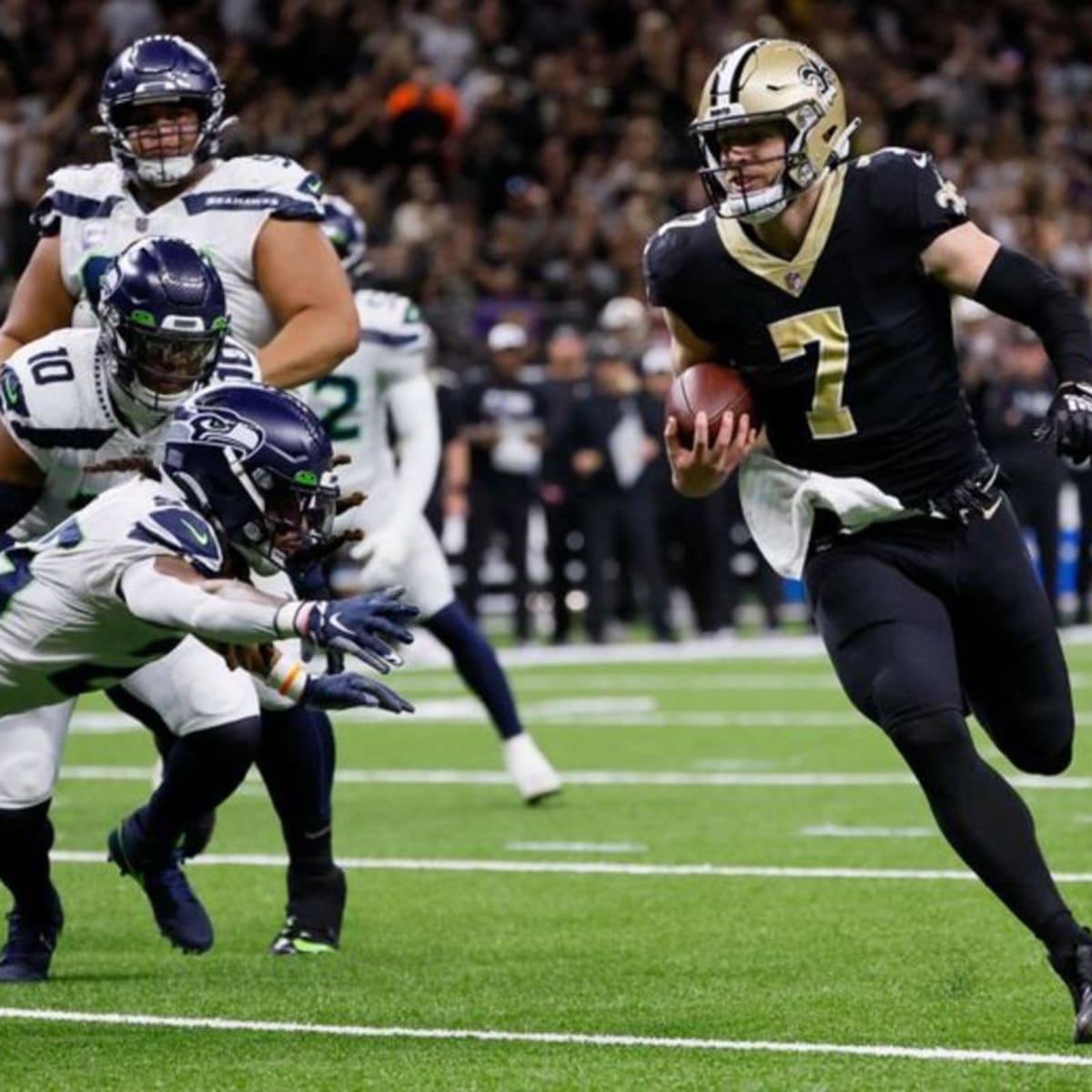 Fantasy Football Waiver Wire Week 6: Target Kenneth Walker, Taysom