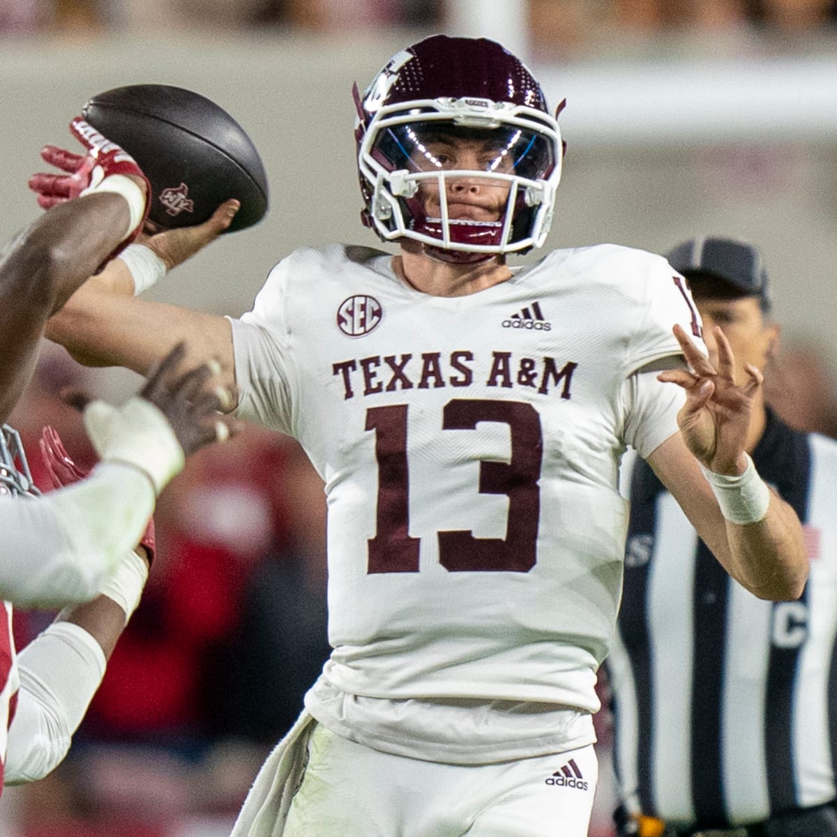 Freshman Murray leads Texas A&M in 35-28 win over S Carolina - ABC