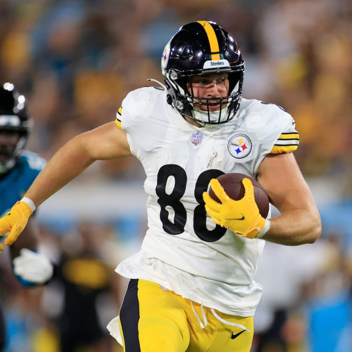 Pittsburgh Steelers LB Suffers Knee Injury vs Buccaneers - Sports  Illustrated Pittsburgh Steelers News, Analysis and More