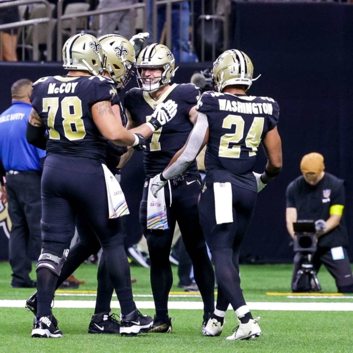 New Orleans Saints linebacker Chase Hansen (40) carries the ball