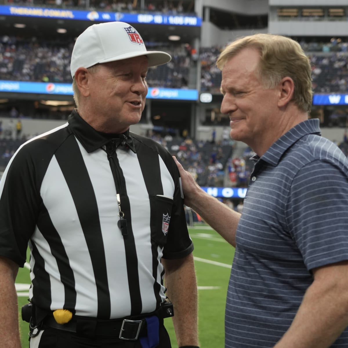 Raiders-Chiefs referee Carl Cheffers defended Chris Jones roughing the  passer call - Arrowhead Pride