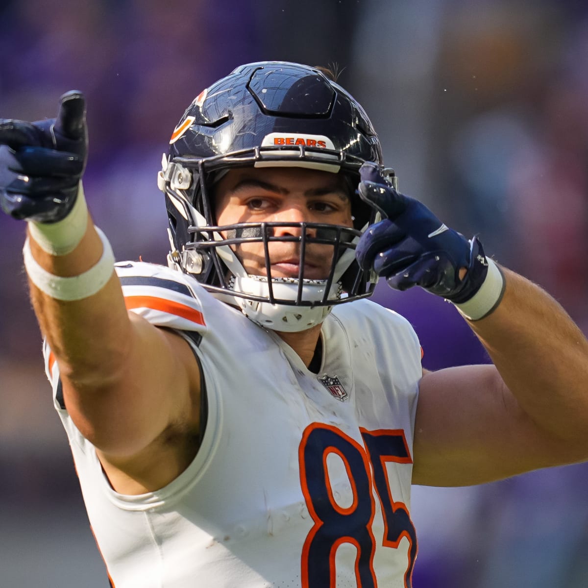 Chicago Bears prop bets 2022: Predictions for Justin Fields, David  Montgomery, and Darnell Mooney