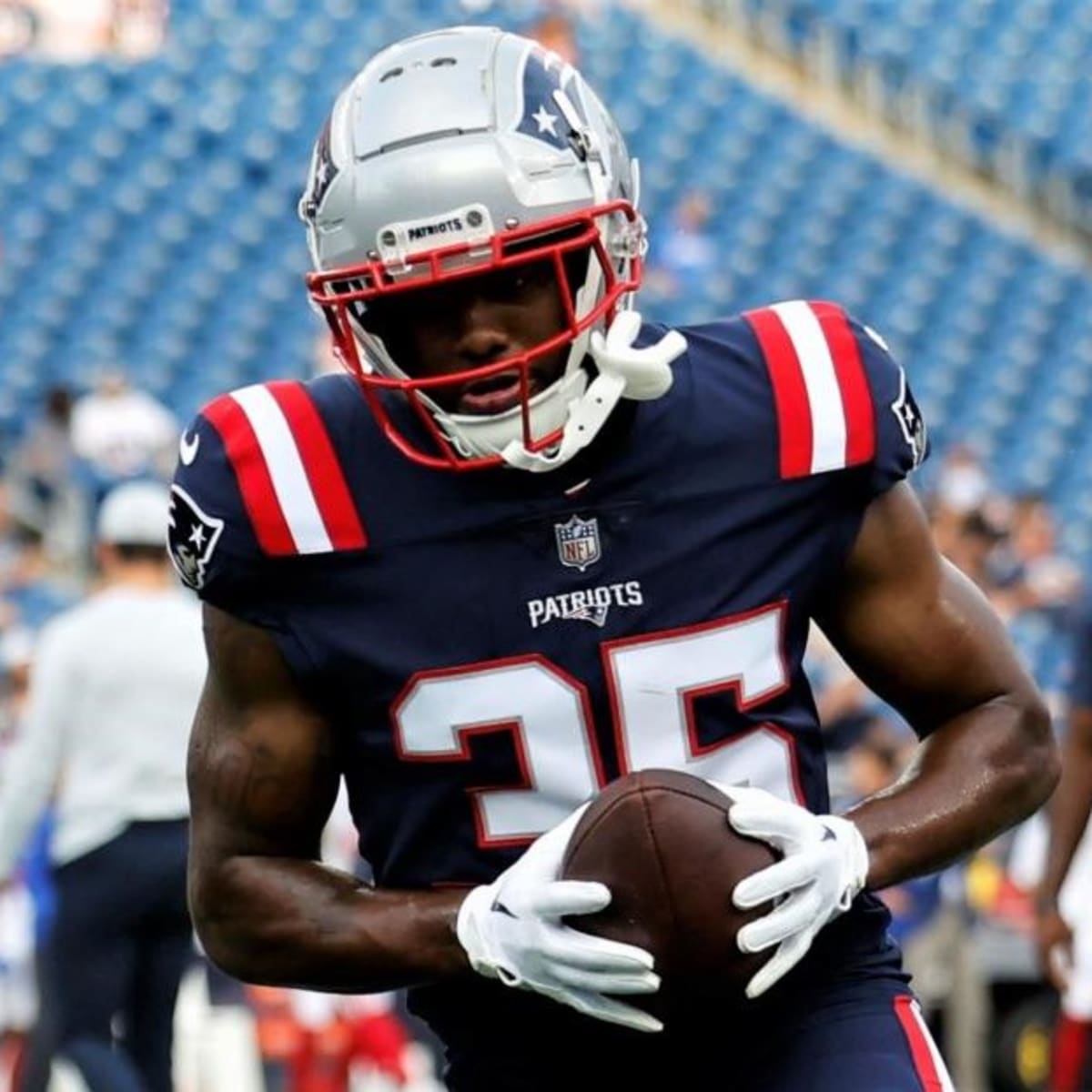 Pierre Strong has breakout game for Patriots on Monday Night Football