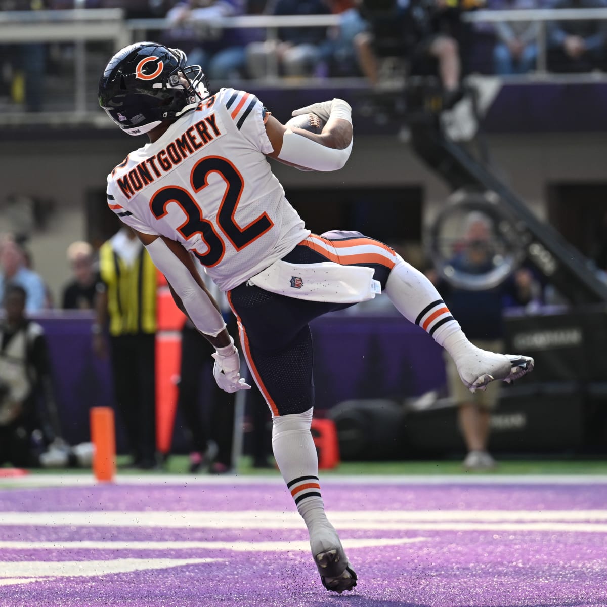 Bears and Titans TV, radio, streaming and betting - Sports Illustrated Chicago  Bears News, Analysis and More