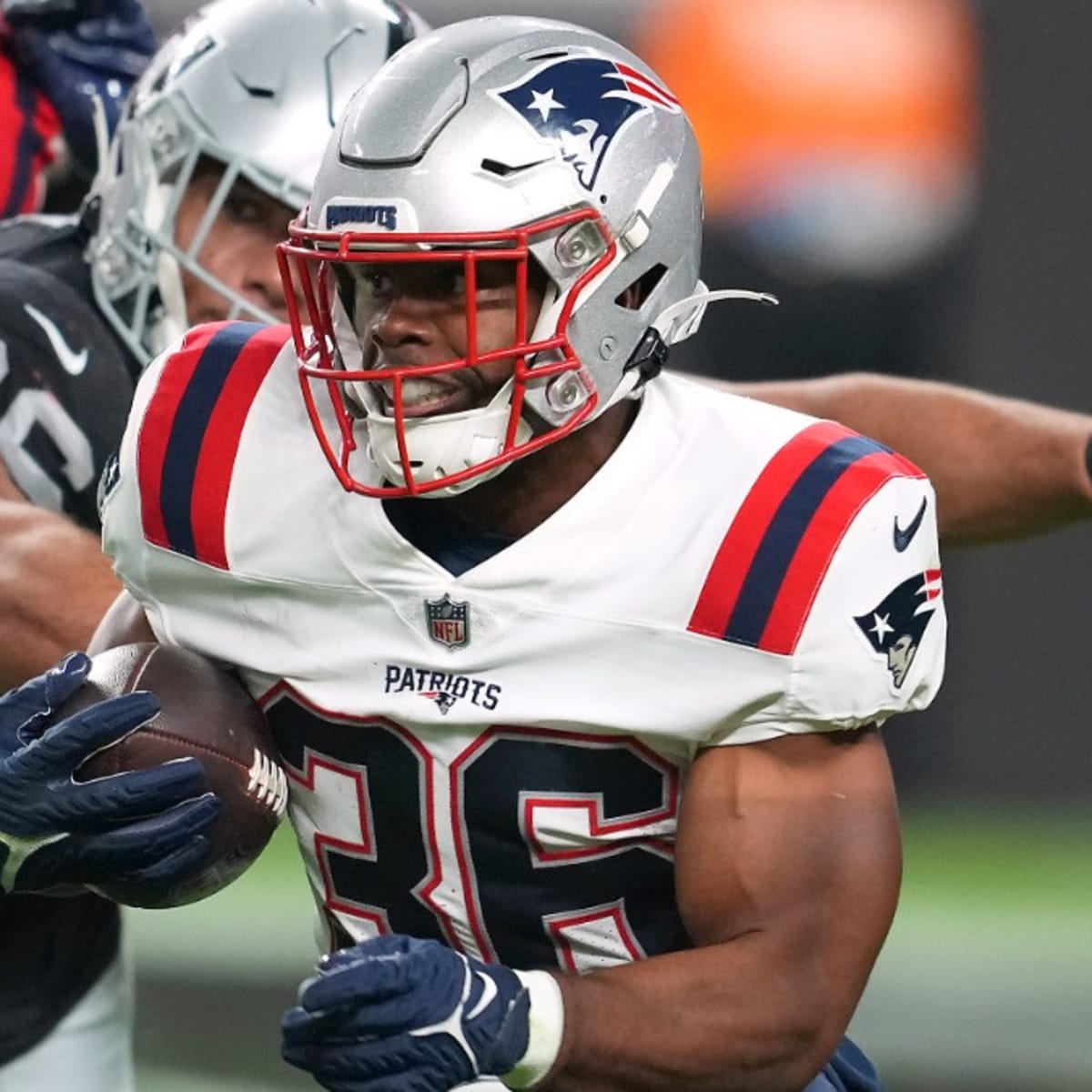 New England Patriots' Damien Harris Running Into Contract Year With  Momentum Despite Crowd