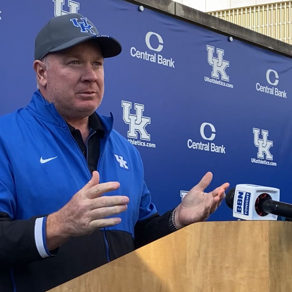 Aaron Bradshaw wears “Louisville Doesn't Exist” shirt as UK Wildcats get  Drake gear - A Sea Of Blue