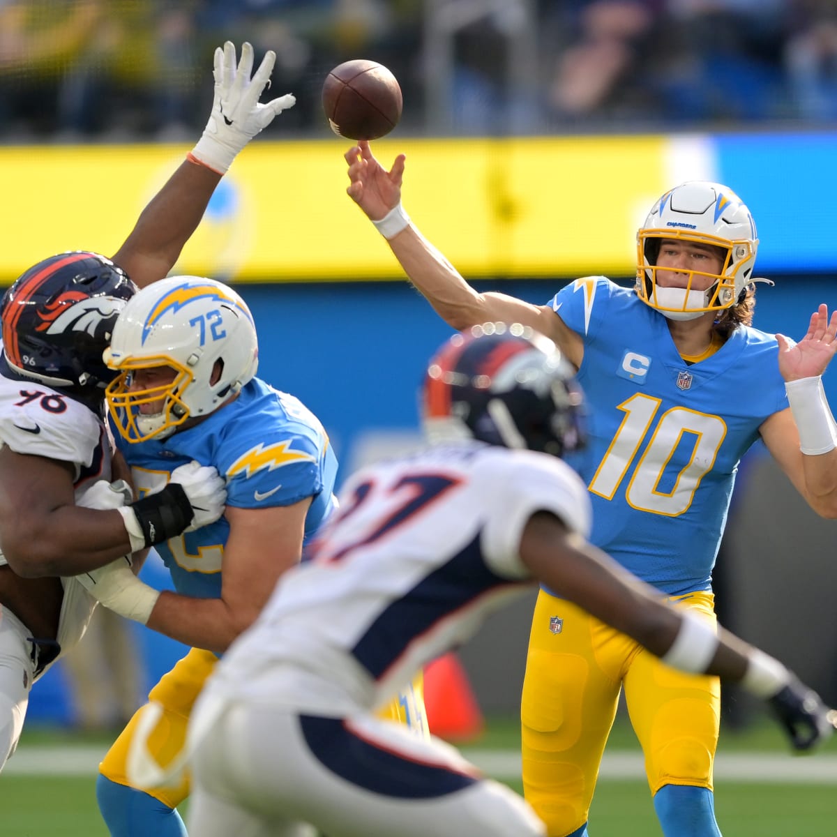 Denver Broncos vs. Los Angeles Chargers: Live game updates