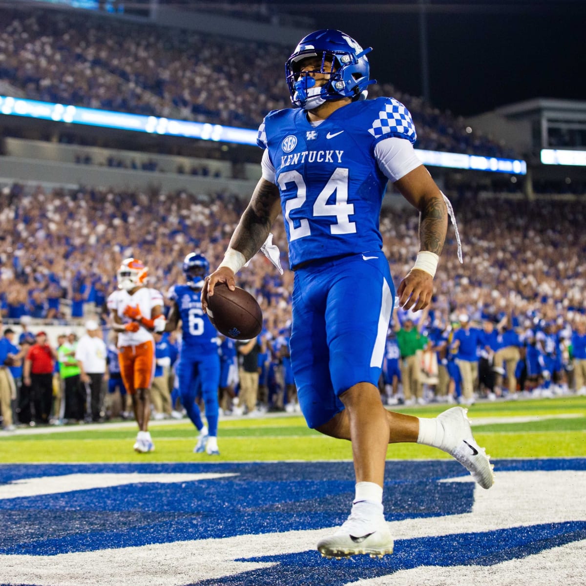 UK's all-white uniforms and new - Kentucky Sports Radio