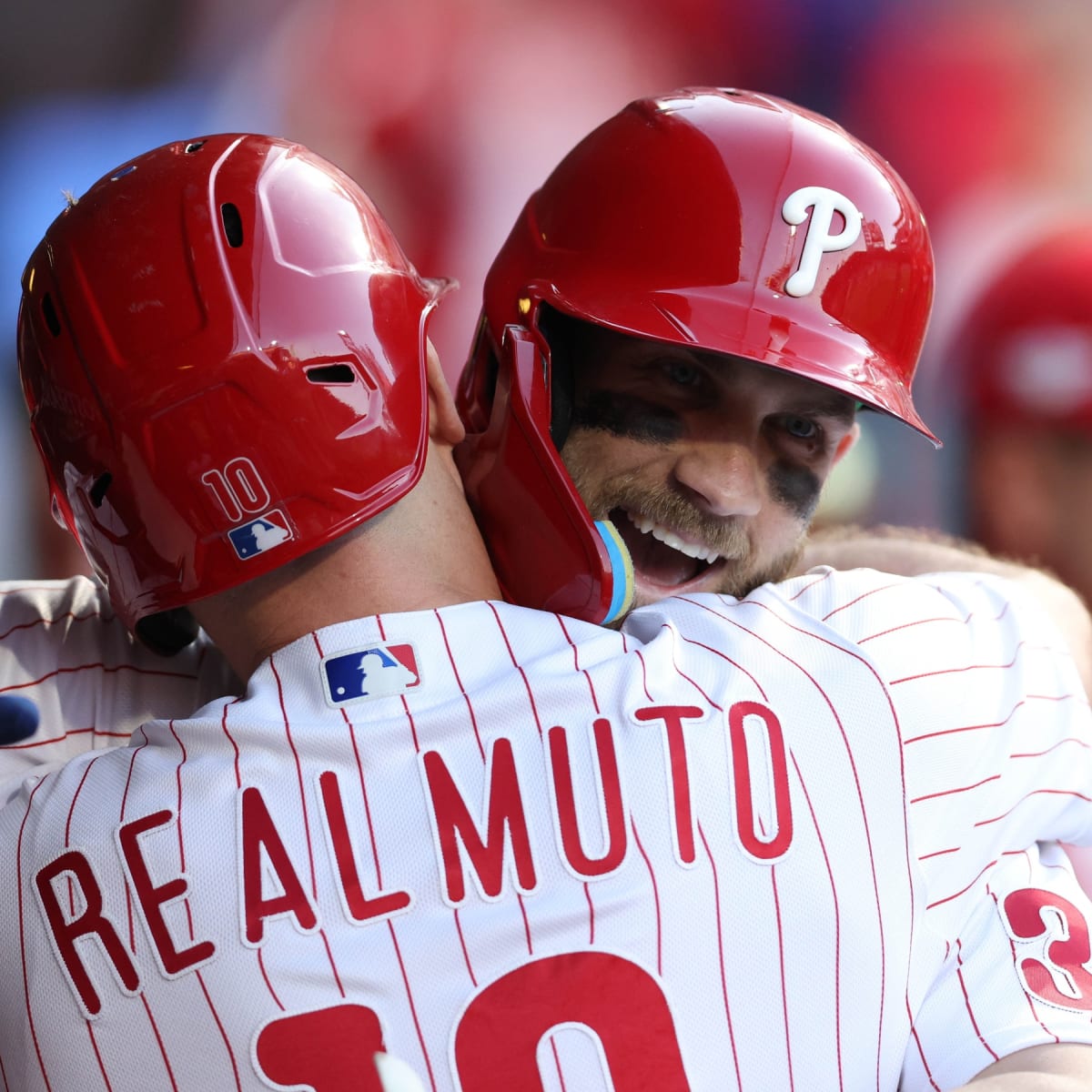 Phillies' J.T. Realmuto hit the first inside-the-park home run from a  catcher in MLB playoff history 