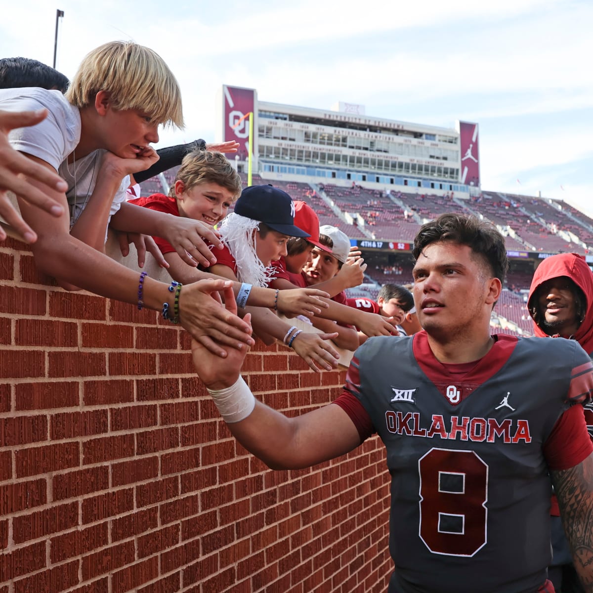 Corleone Named to Outland and Bronko Nagurski Trophy Watch Lists -  University of Cincinnati Athletics