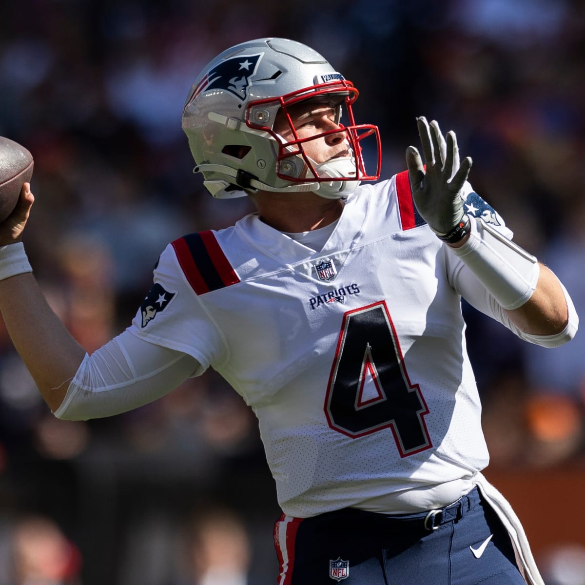 Patriots Hall of Fame] Bailey Zappe's game-worn jersey is now hung from the  win at CLE when he became the first rookie to win his first 2 starts and  record a 100+