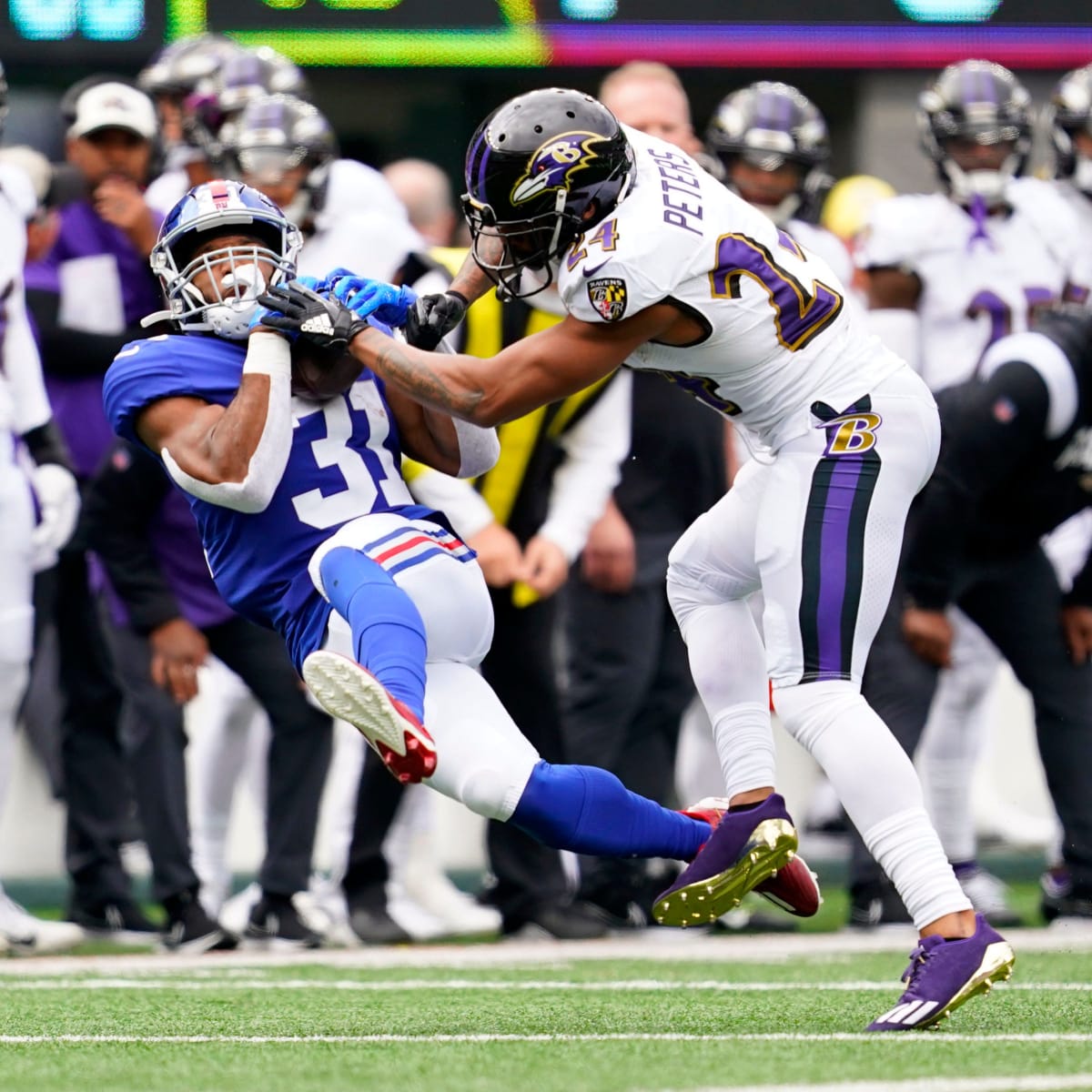 Lamar Jackson, Ravens Have Another 4th-Quarter Collapse in Loss to New York  Giants - Sports Illustrated Baltimore Ravens News, Analysis and More