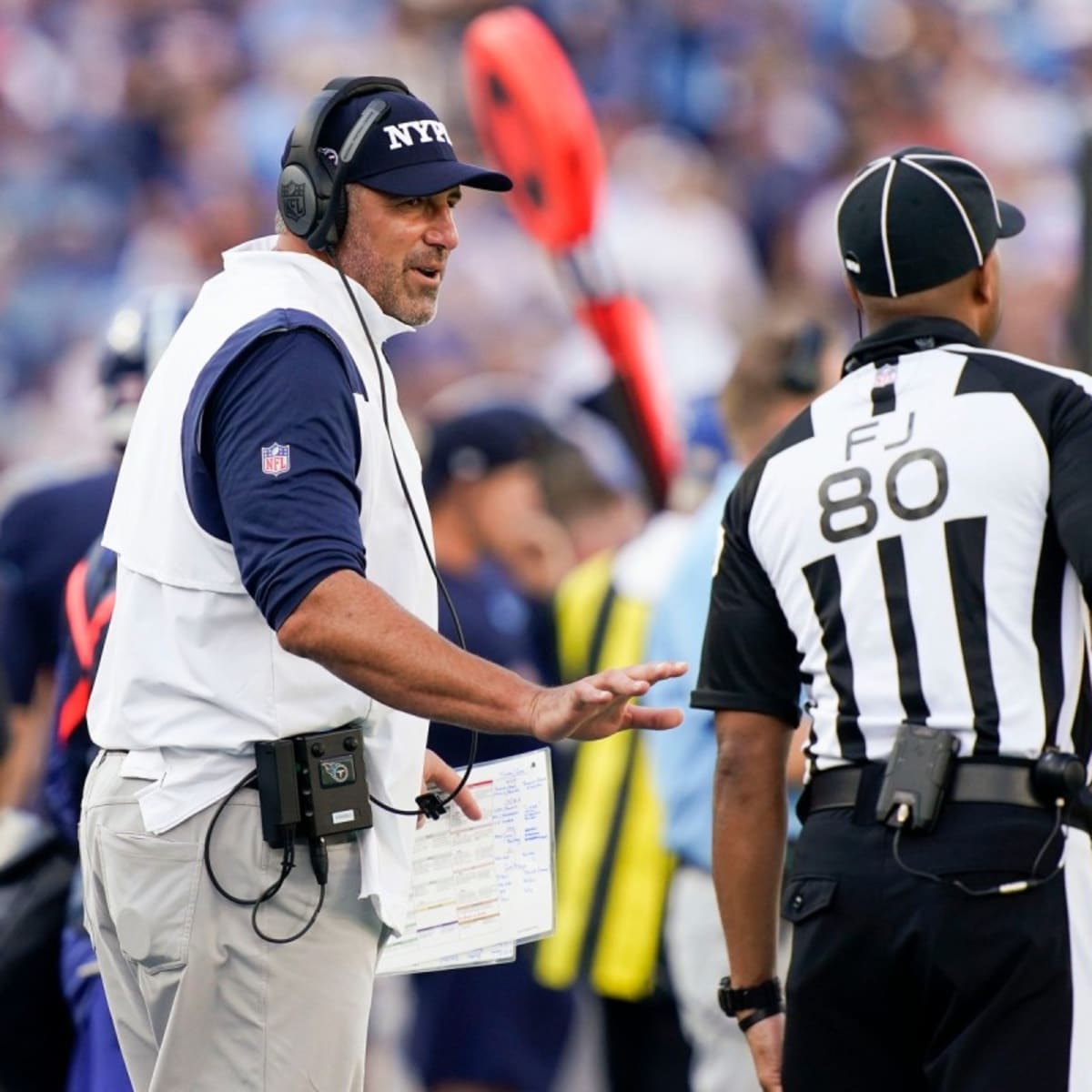 Tennessee Titans head coach Mike Vrabel drops the red flag to have a  News Photo - Getty Images