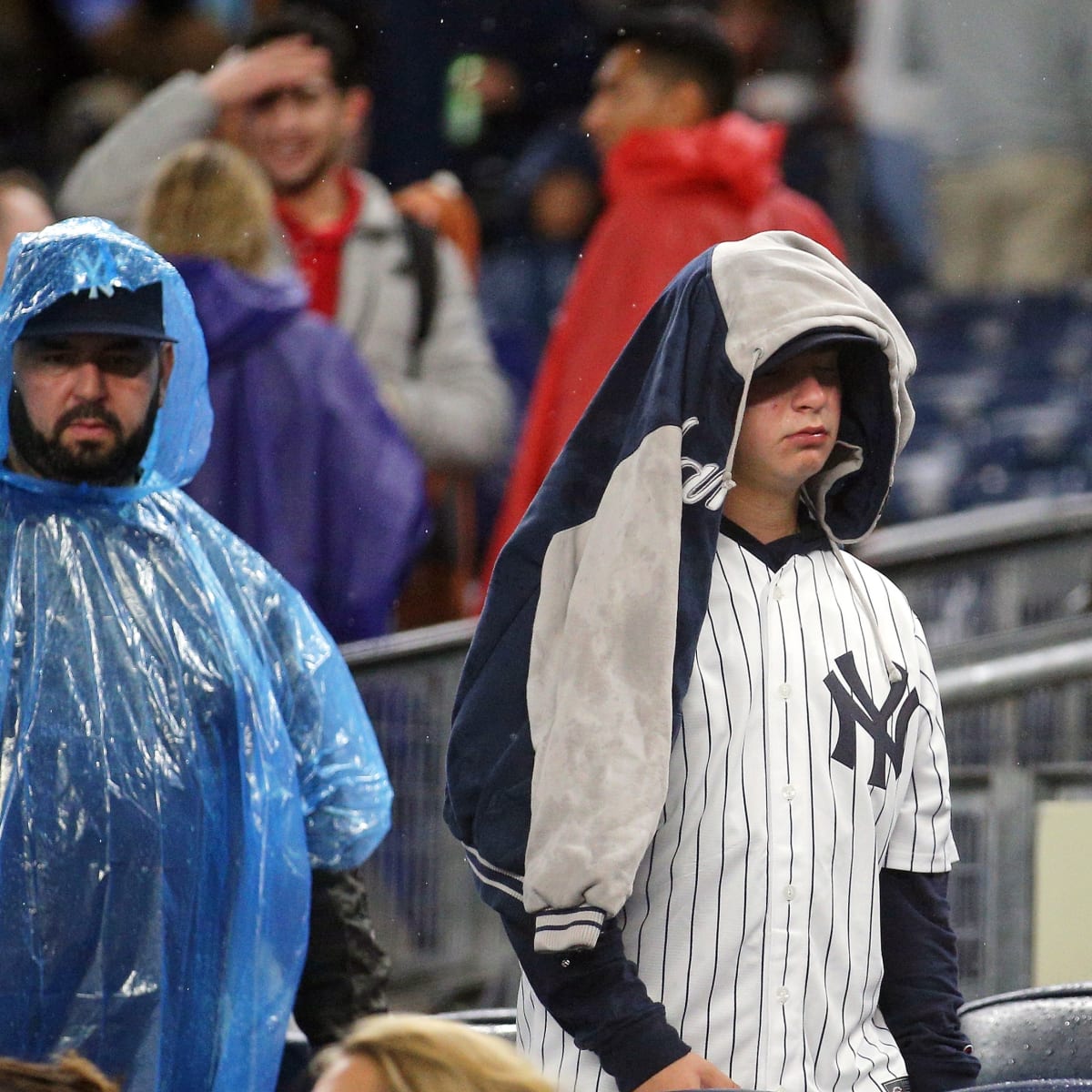 Yanks up security, Straw taunted after fans pelt Guardians