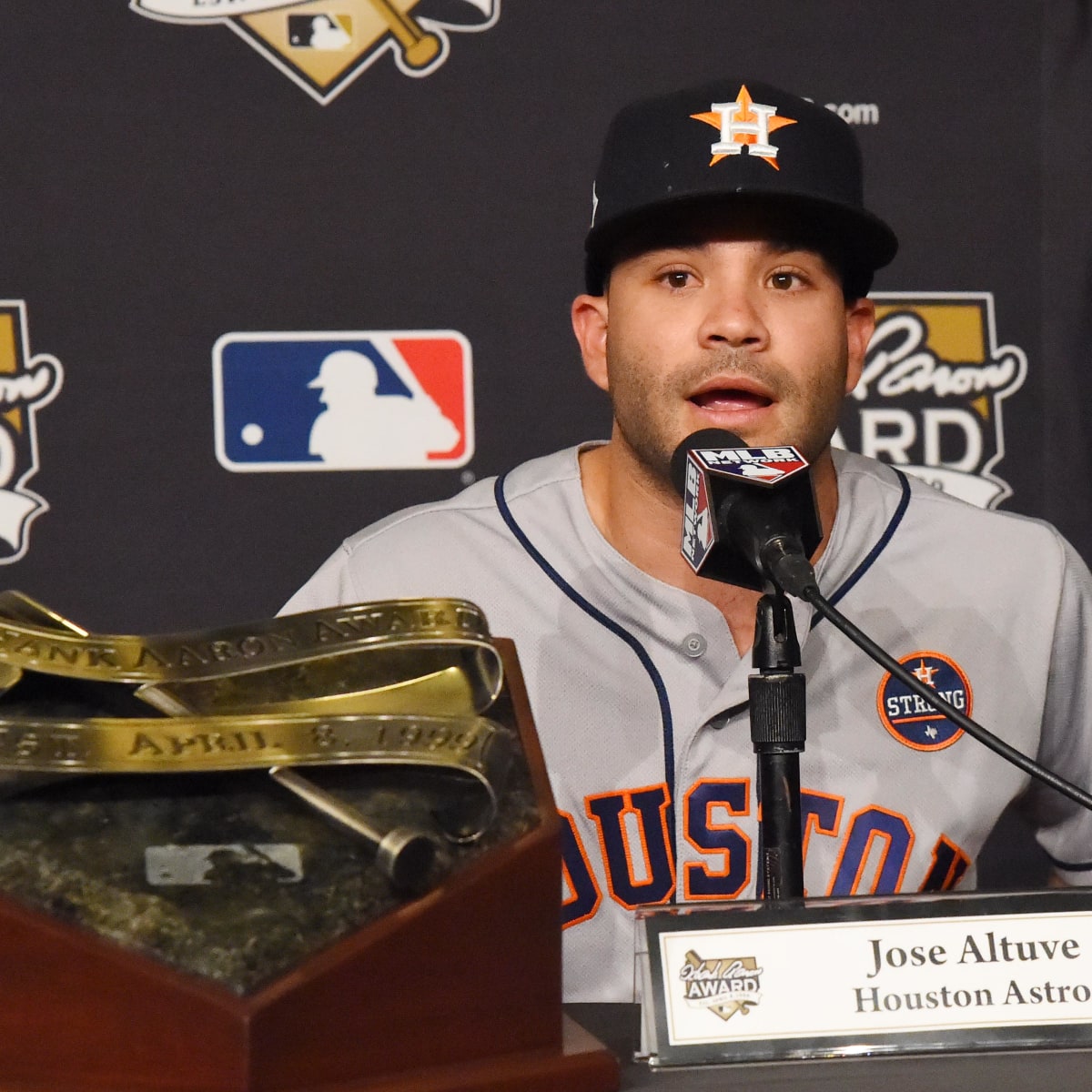 Jose Altuve Wins Astros' 2022 Heart & Hustle Award