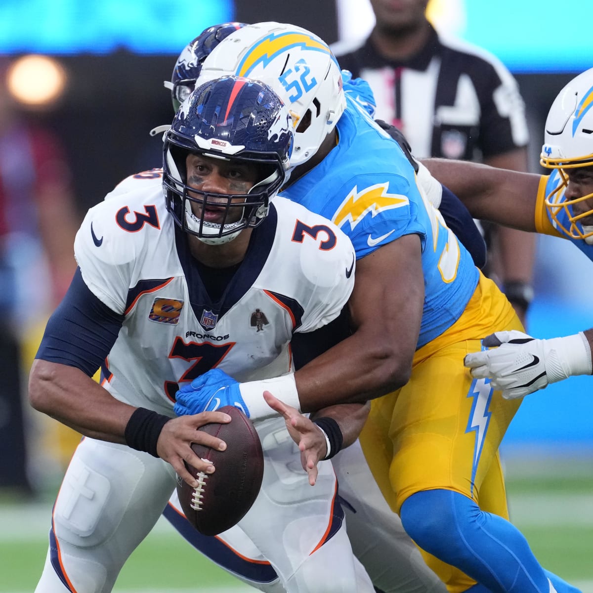 Broncos QB Russell Wilson 'pushing to play' despite hamstring injury