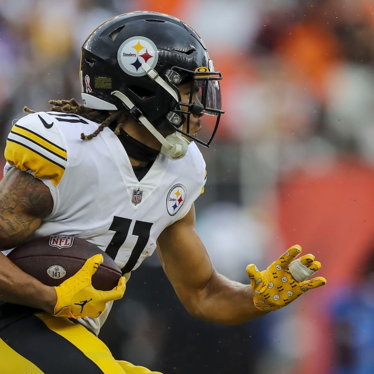 Report: Pittsburgh Steelers Felt Chase Claypool Was Distraction Before  Trading Him - Sports Illustrated Pittsburgh Steelers News, Analysis and More