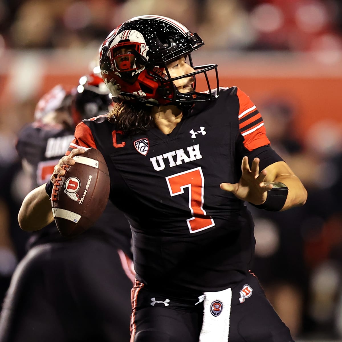 Washington State unveils new helmet ahead of Utah Utes matchup