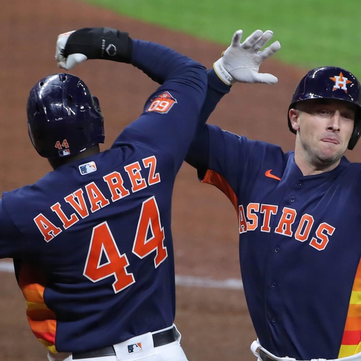 Alex Bregman Home Run Powers Astros to 3-2 Game 2 Victory, 2-0 ALCS Lead -  Fastball