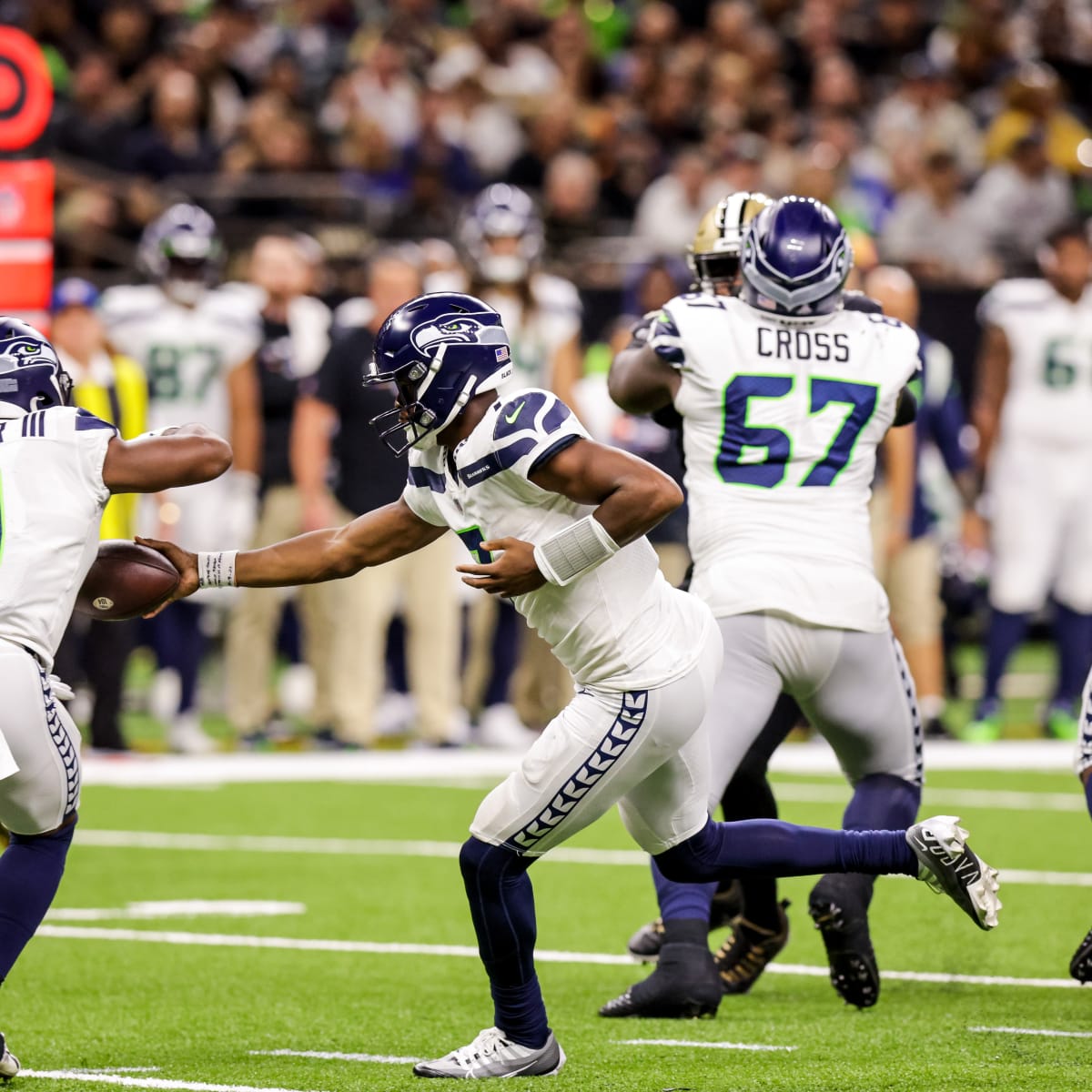 Seahawks RB Kenneth Walker III shows out in first NFL start - Sports  Illustrated Wake Forest News, Analysis and More