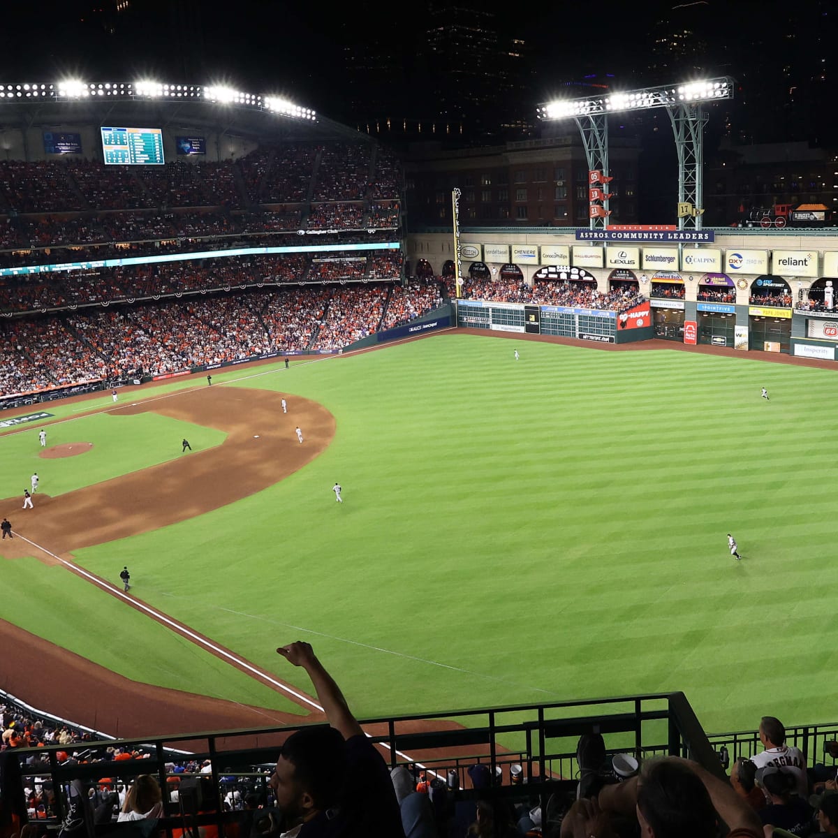 Roof Closed — ALDS Home Game 2–10/13 - Astros Roof and Gate Report