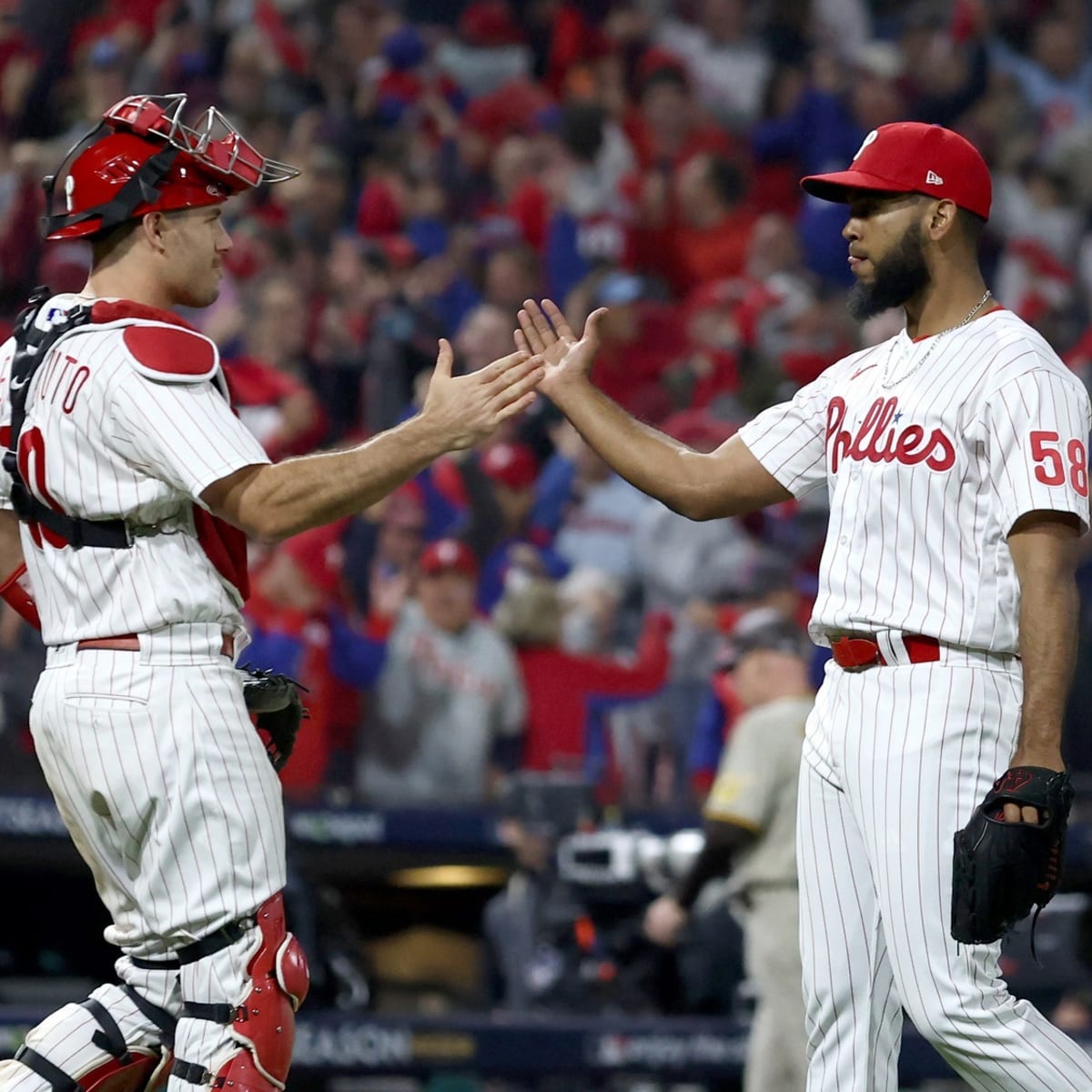 Phillies top Padres 4-2, lead NLCS 2-1