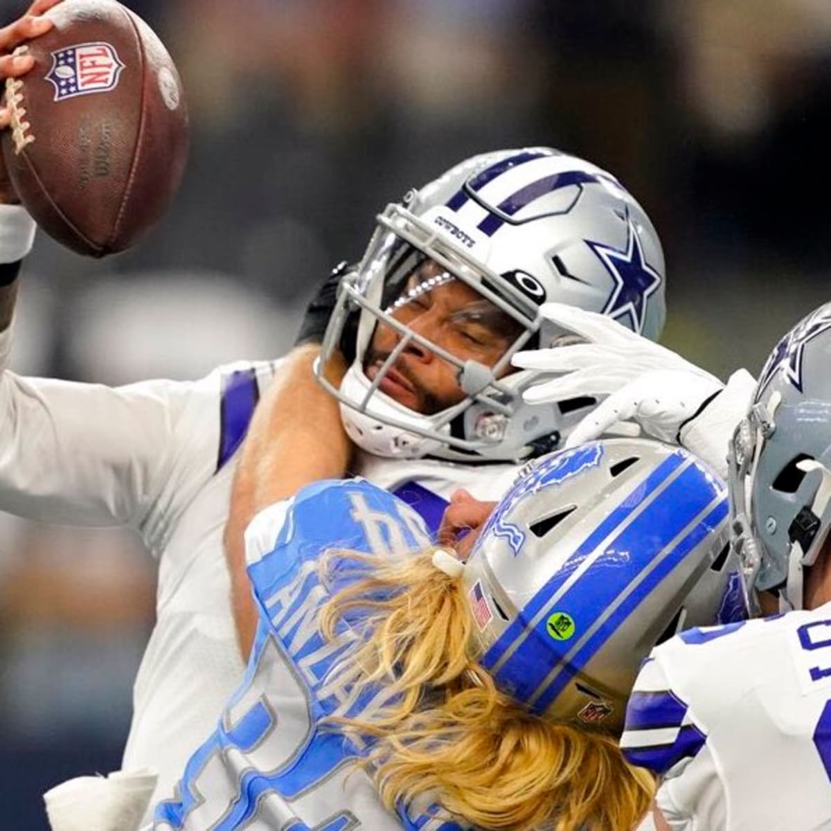 Cowboys kick off from Lions' 35-yard line after TD, penalties